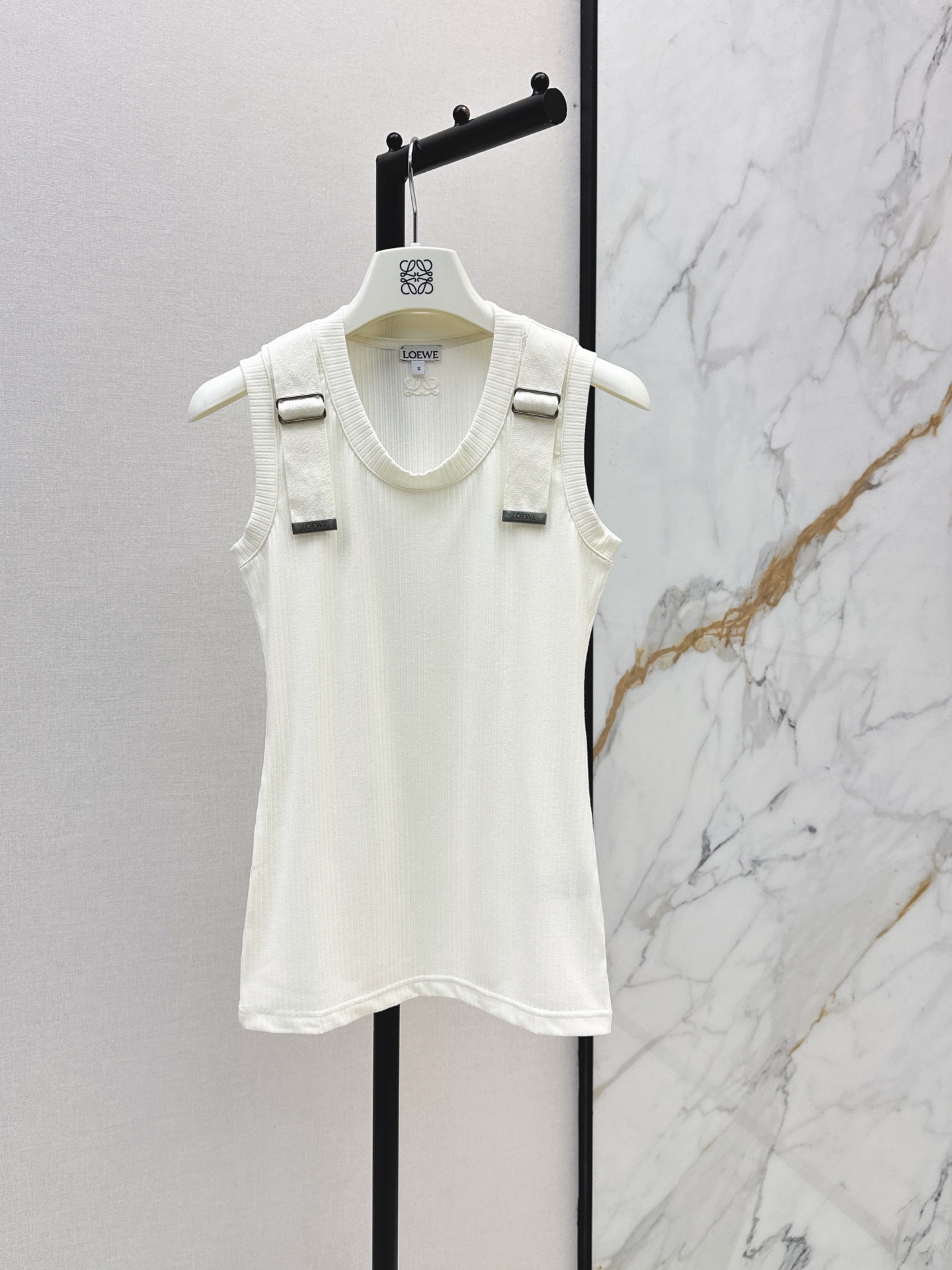Loe New knit vest