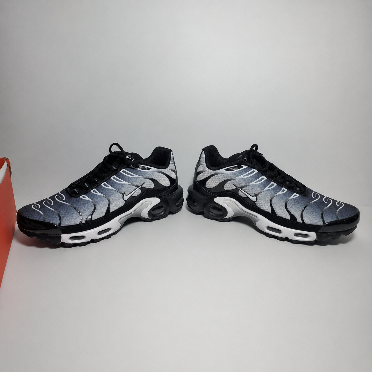 Nike Air Max Plus Black Metallic Silver