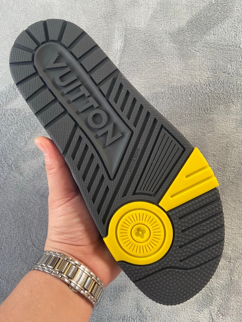 Pkkicksstockx LOUIS VUITTON Trainer Black Yellow