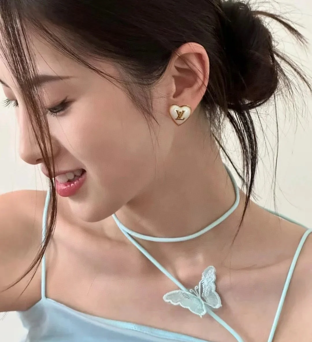 Louis New Resin stud earrings