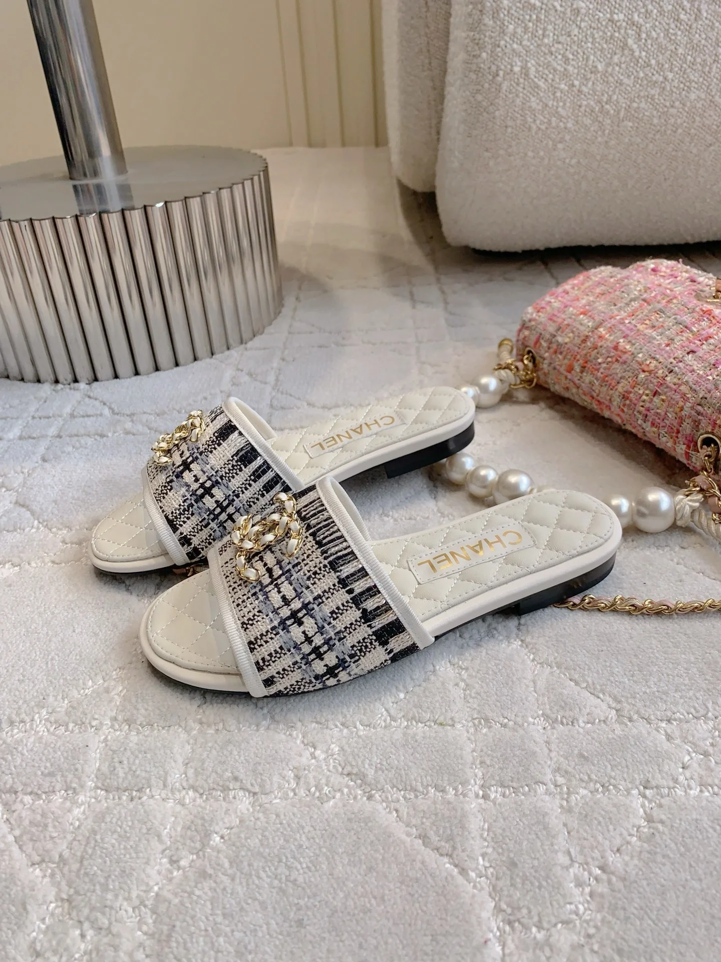 Chan New Flat slippers