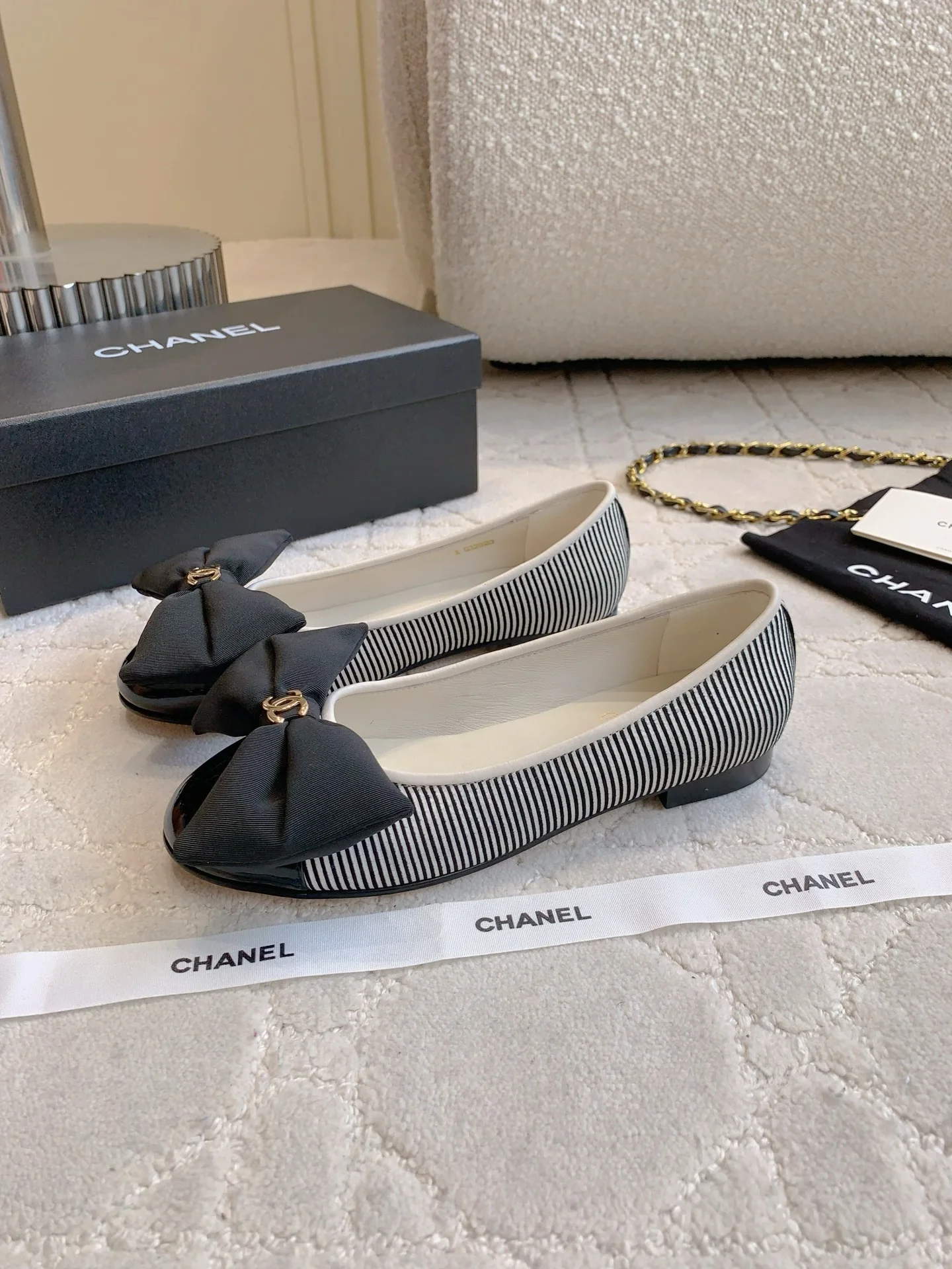 Chan New Bow-tie flats