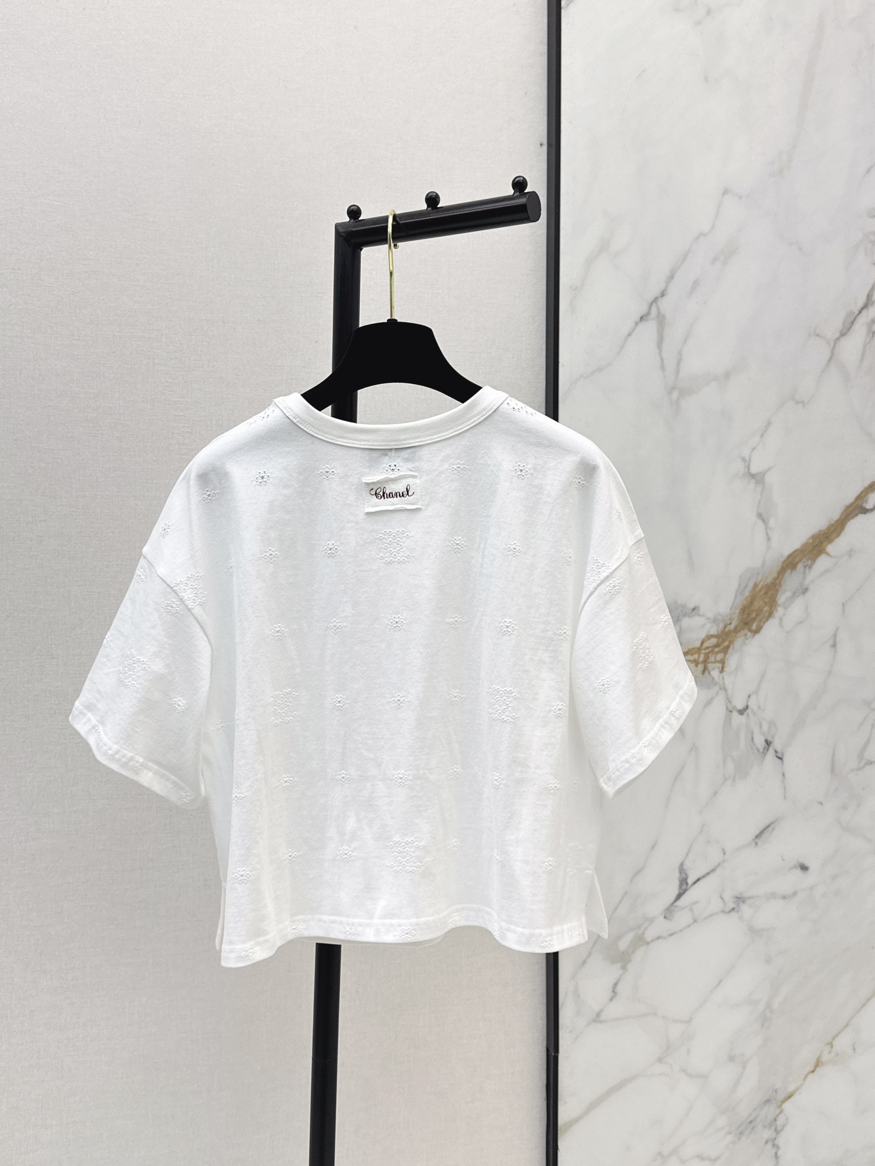 Chan New embroidery t-shirt