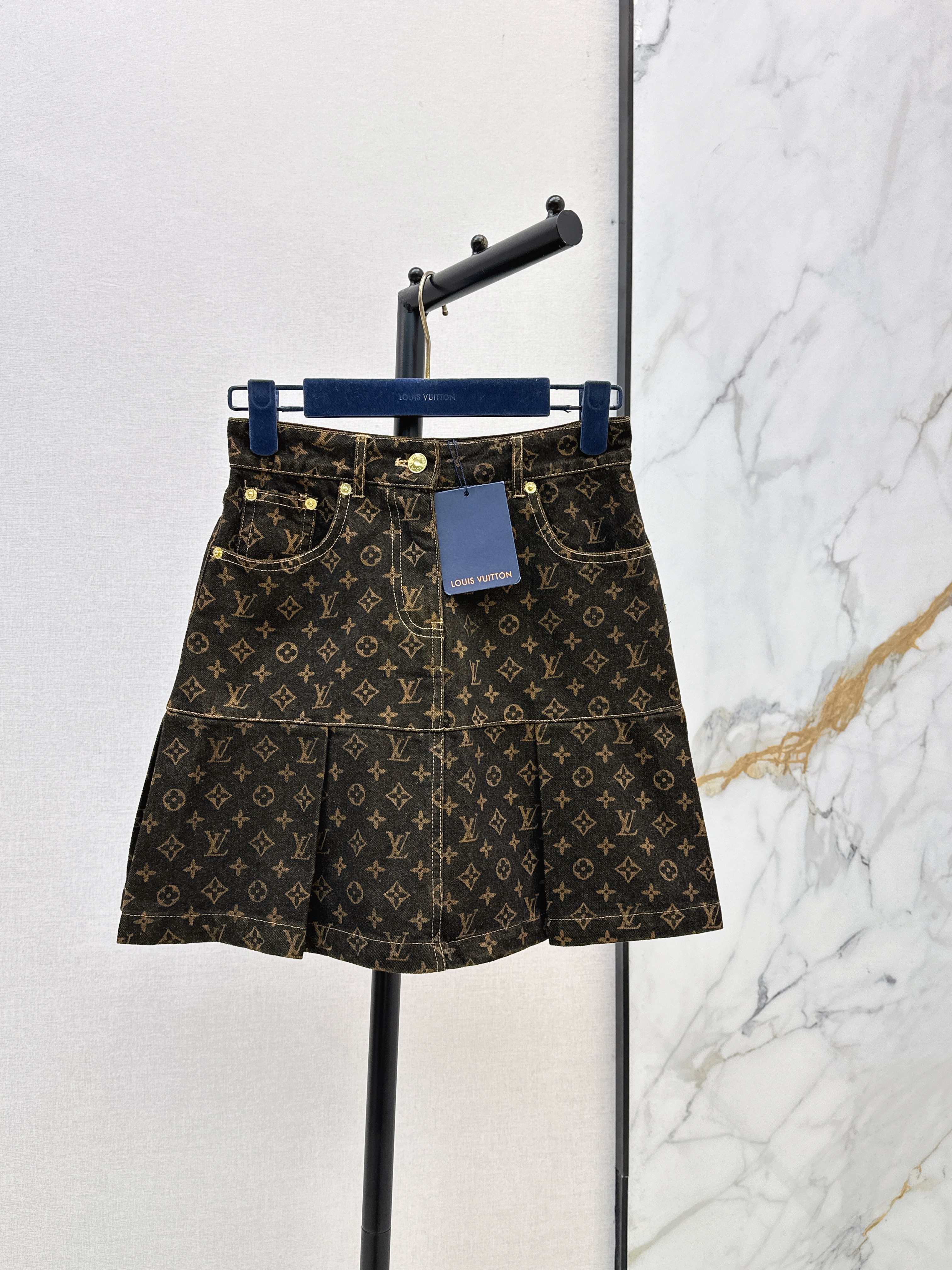 Louis New denim skirt