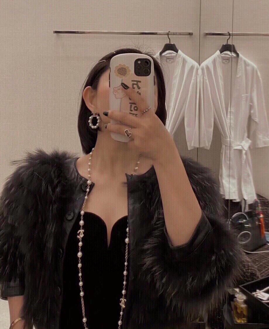 Chan New necklace