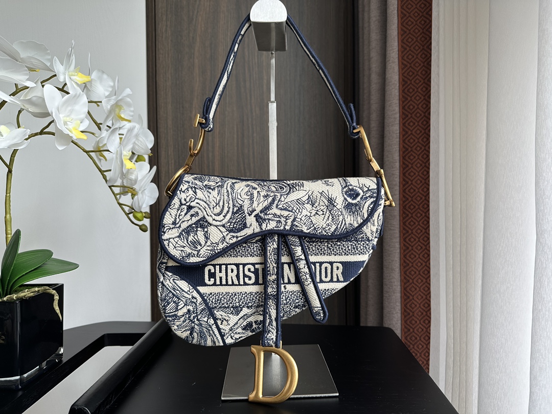 CD New single shoulder bag