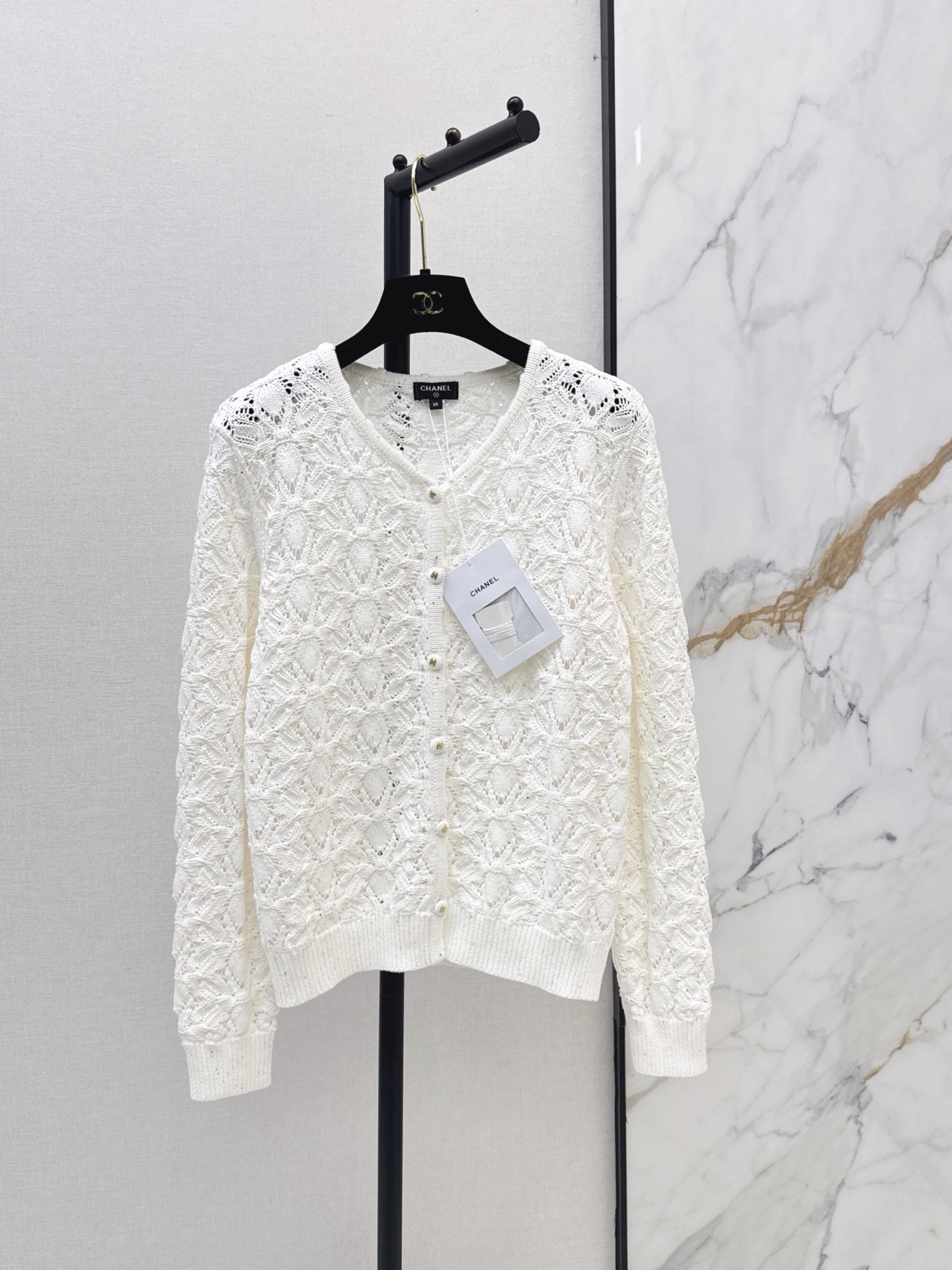 Chan New Hollow-knit cardigan