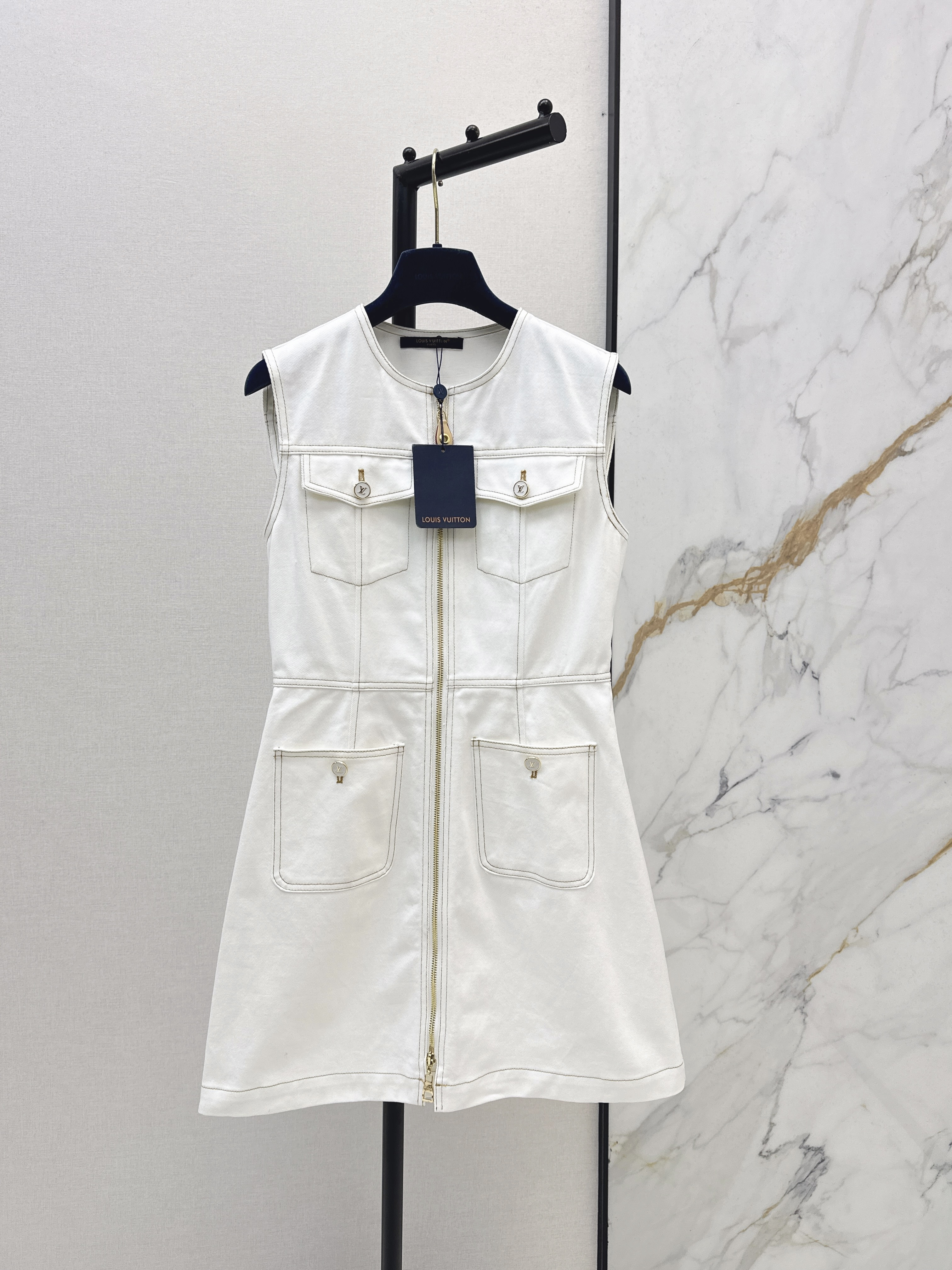 Loui New sleeveless dress
