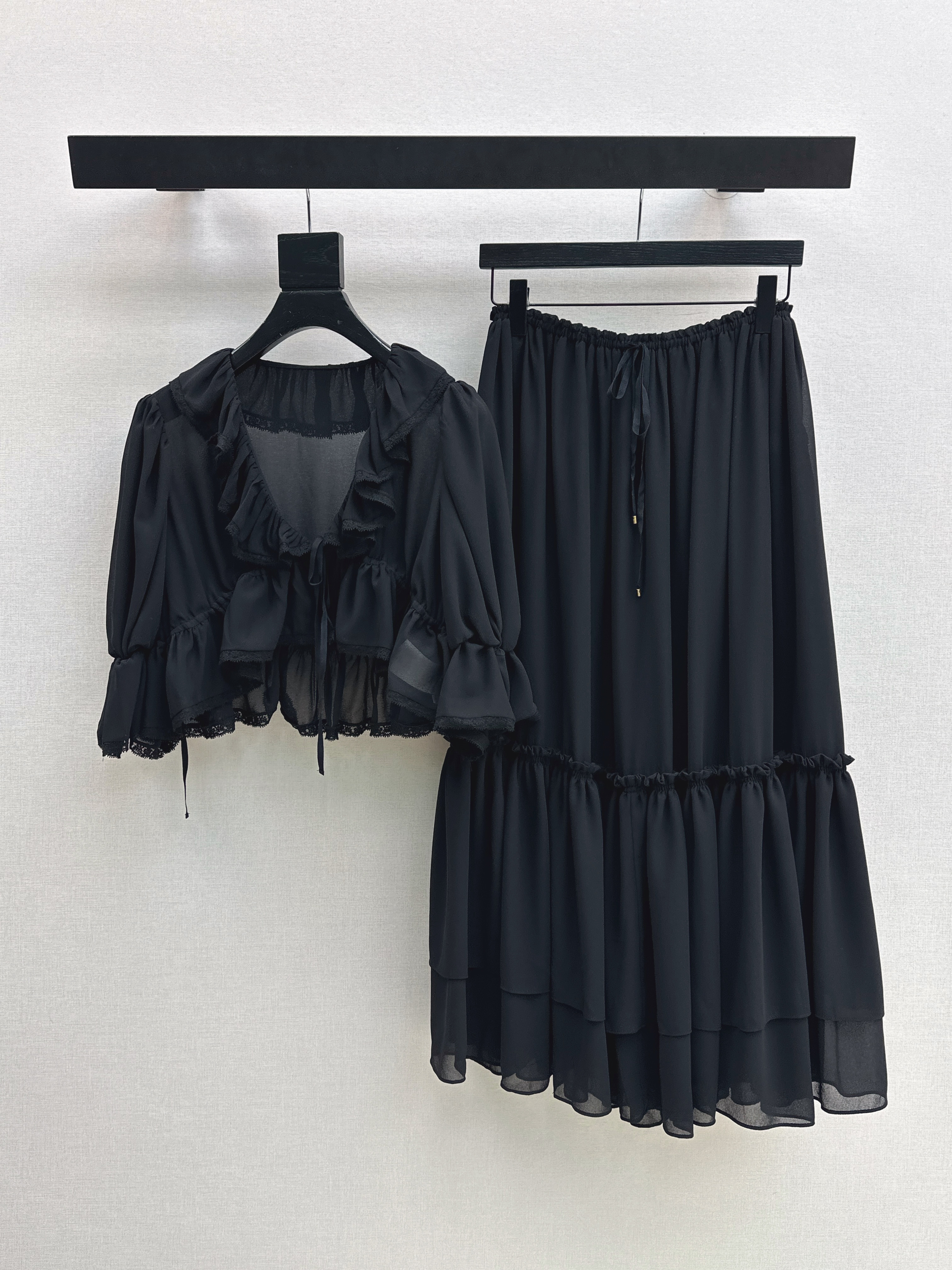 Chol New Lotus Leaf Lace Top with Tie strap skirt set