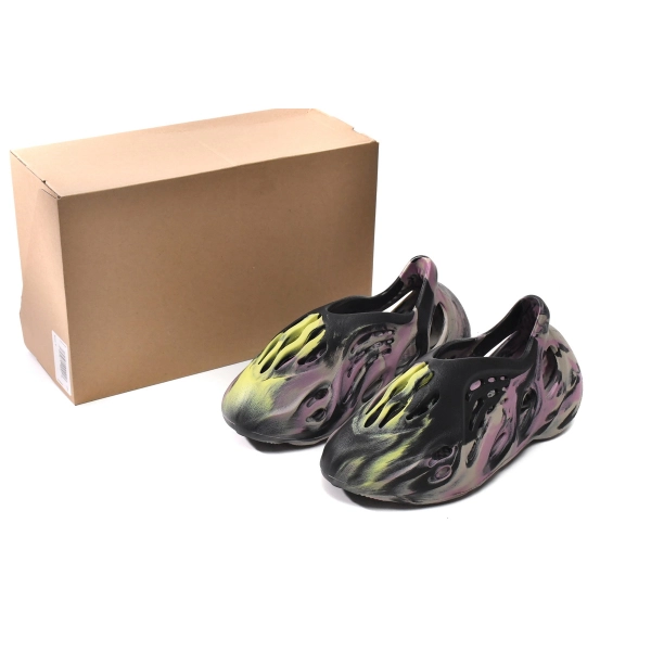 adidas Yeezy Foam Runner MX Carbon IG9562