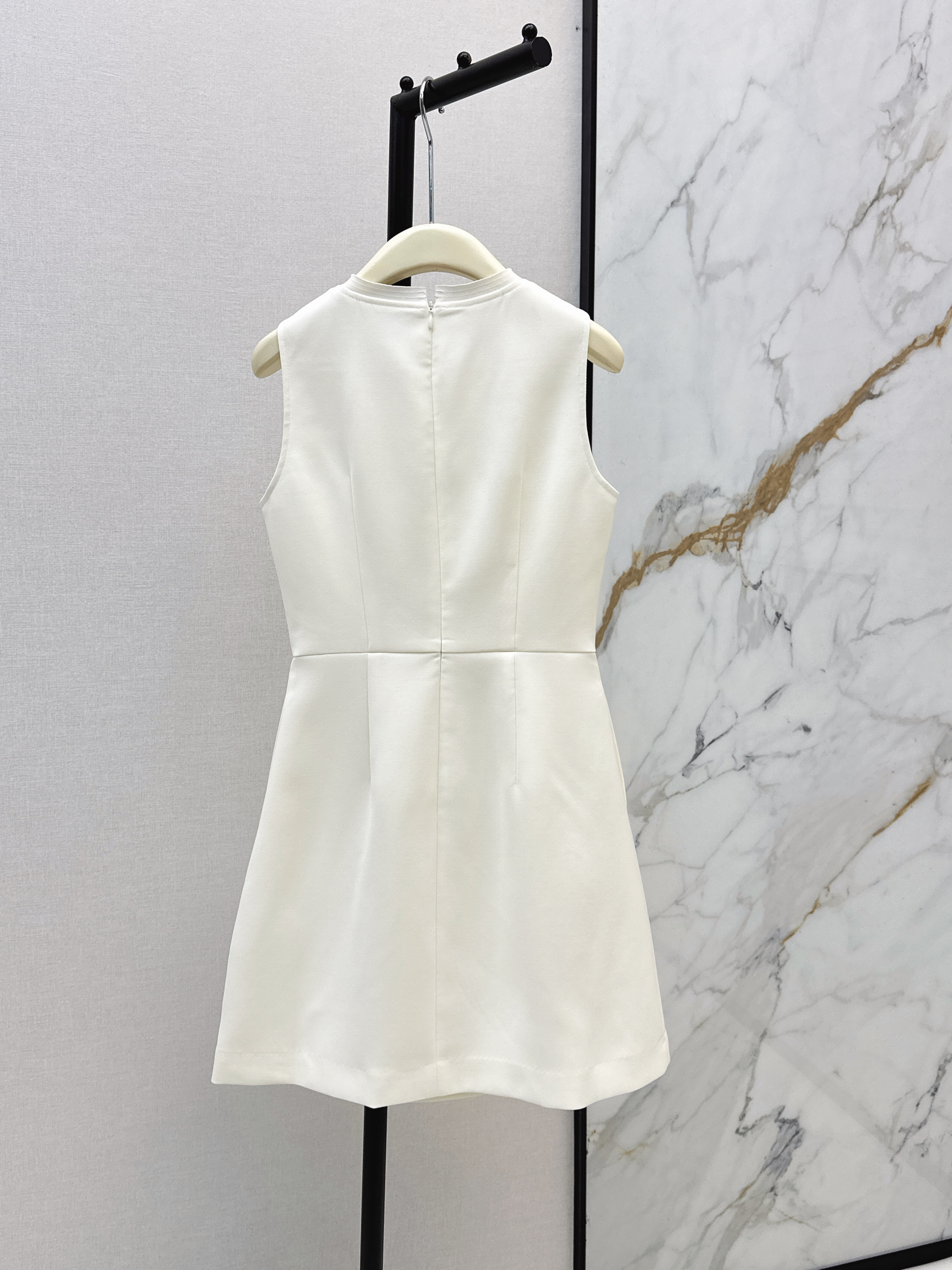 Pra New sleeveless bow dress
