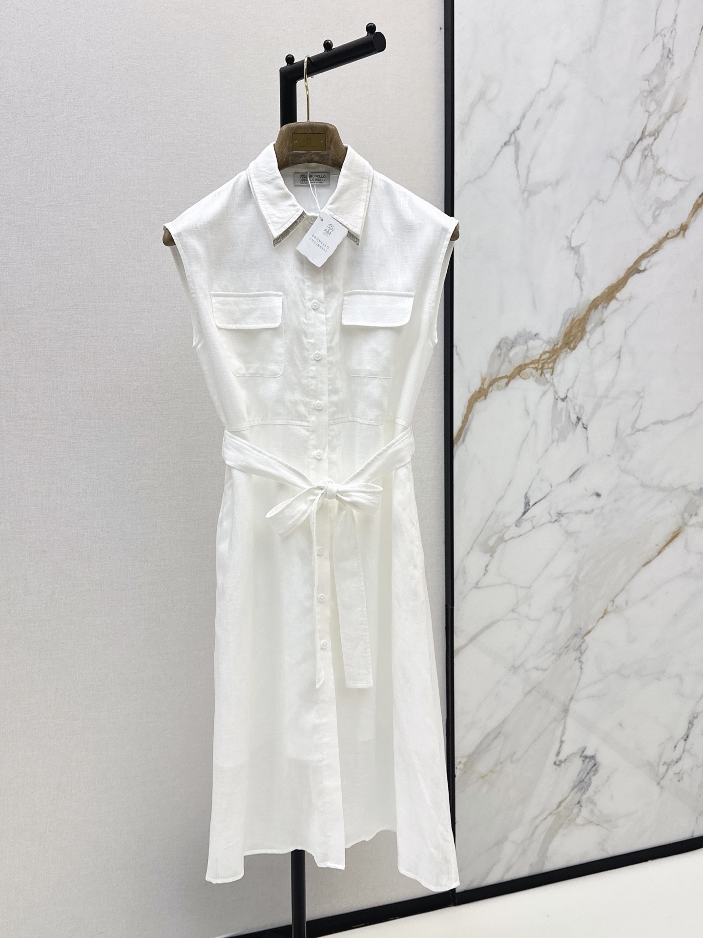 Brun New Sleeveless dress