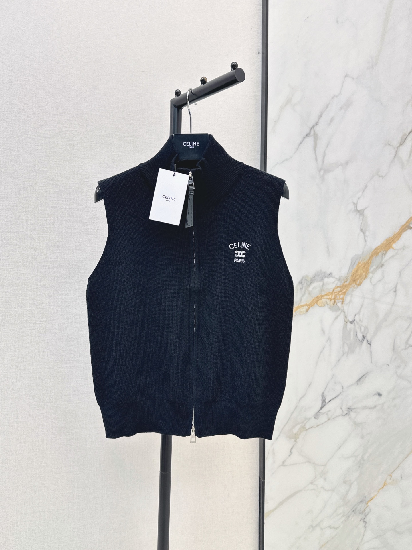 Celi New Sleeveless vest