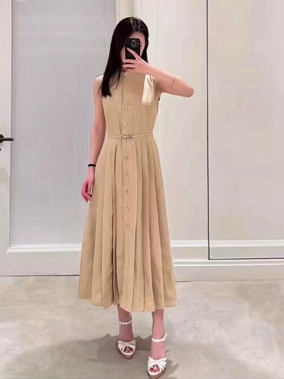 Ral New Sleeveless dress