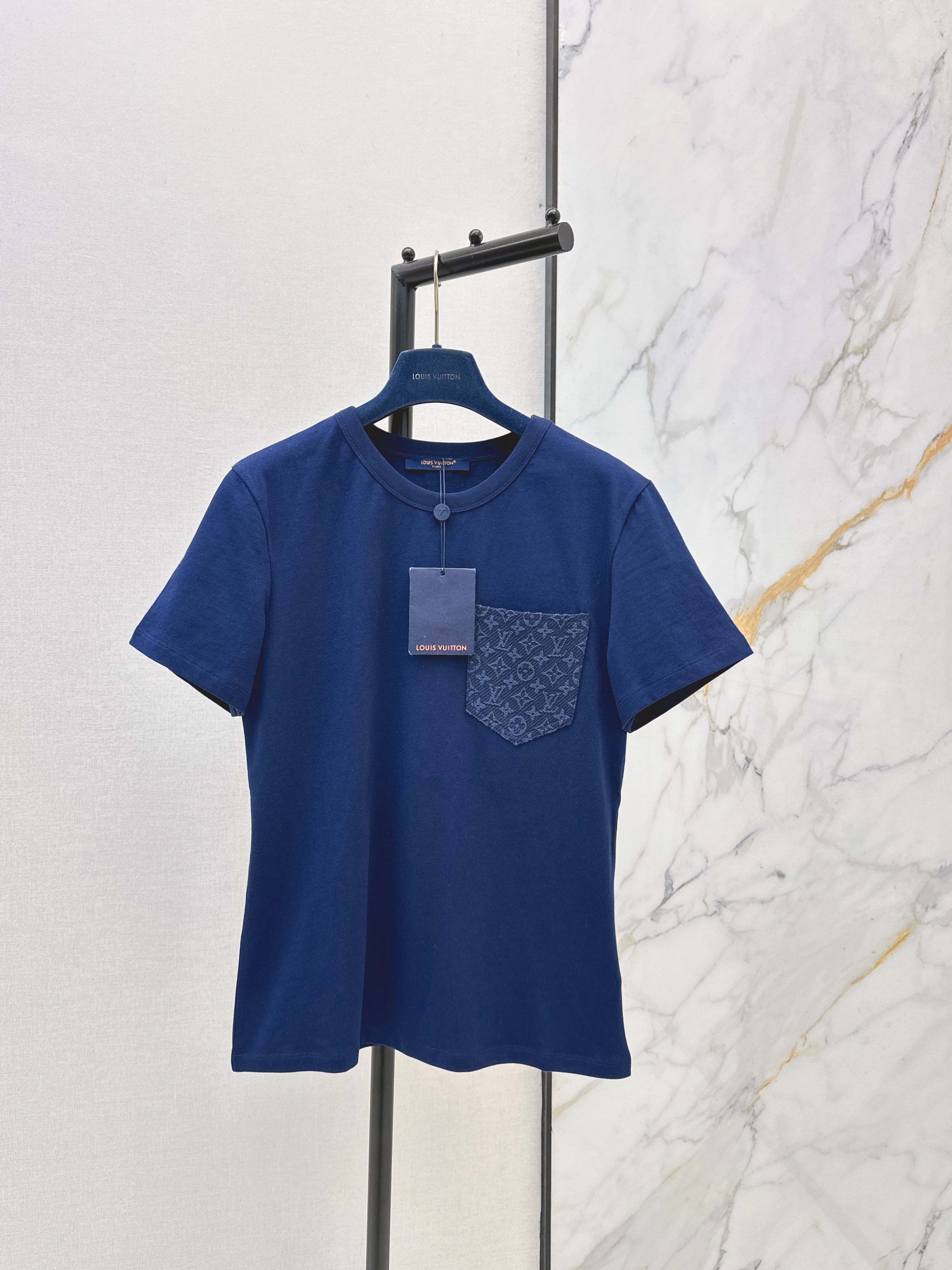 Louis New t-shirt