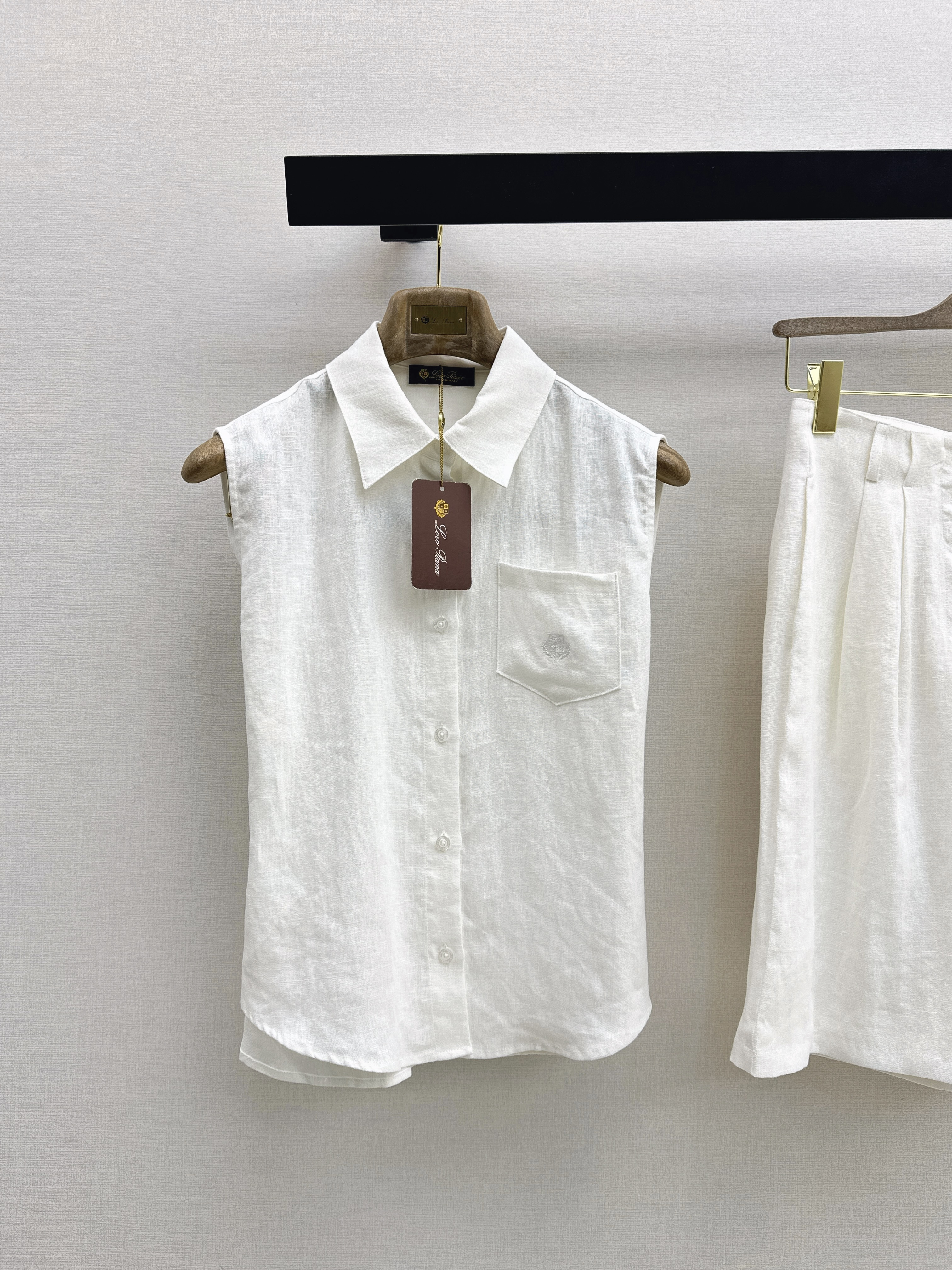 Loro New sleeveless shirt