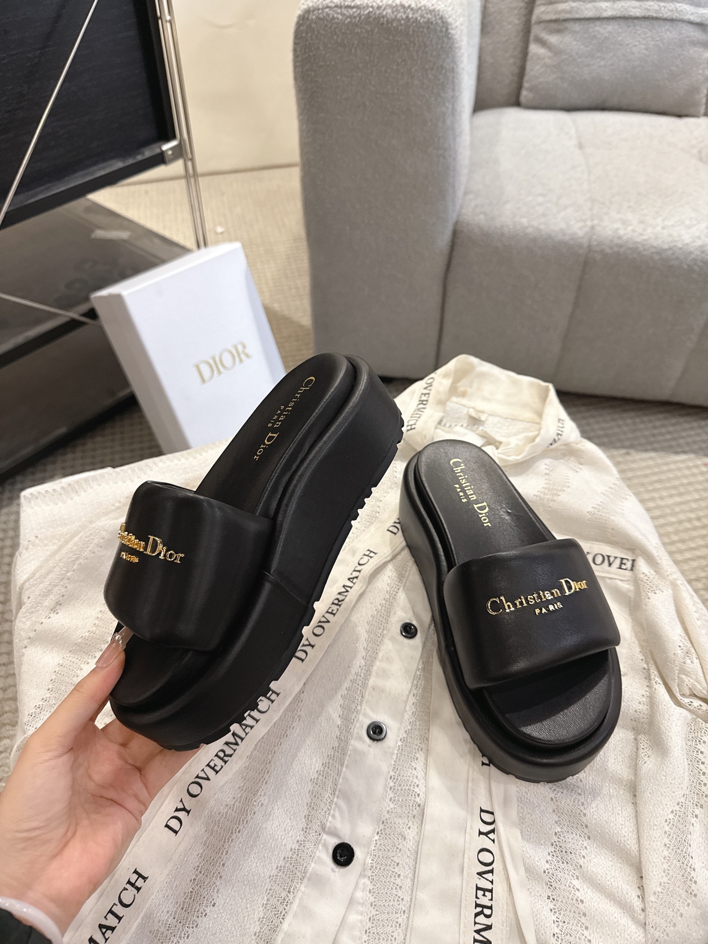 CD New sandals