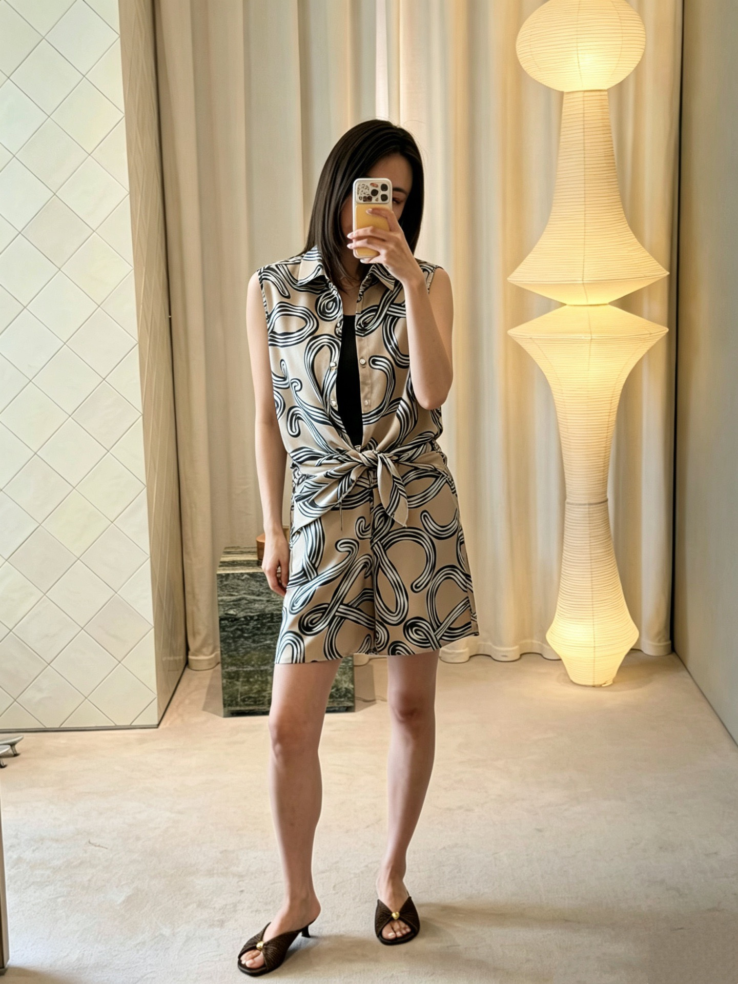 Loe New Printed silk sleeveless shirt