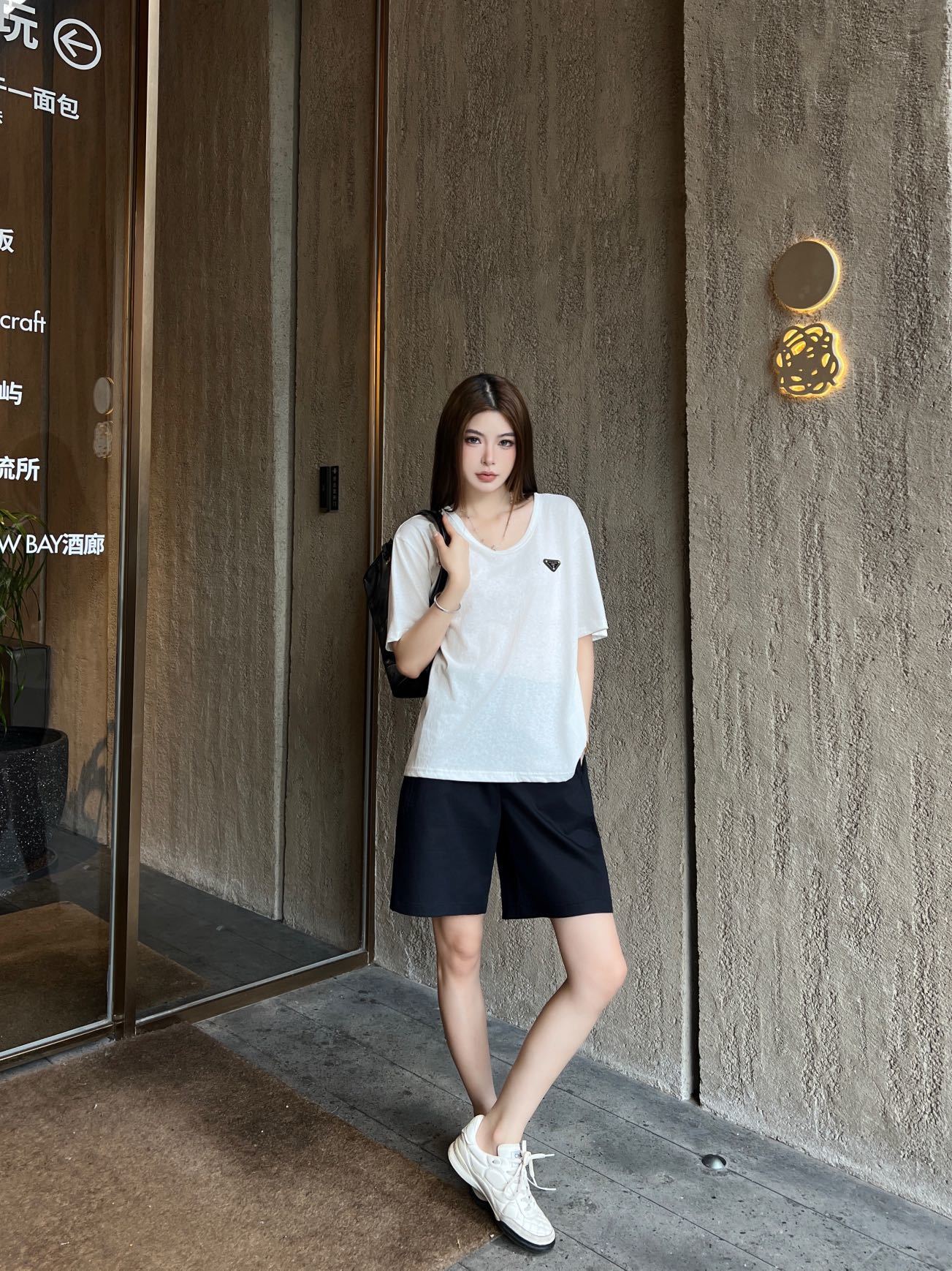 Pra New V-neck T-shirt