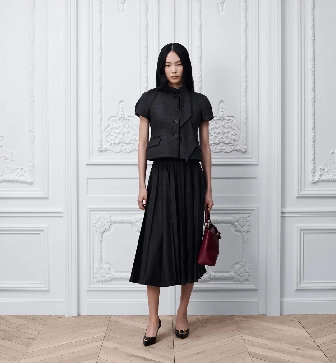 CD NEW pleated skirt