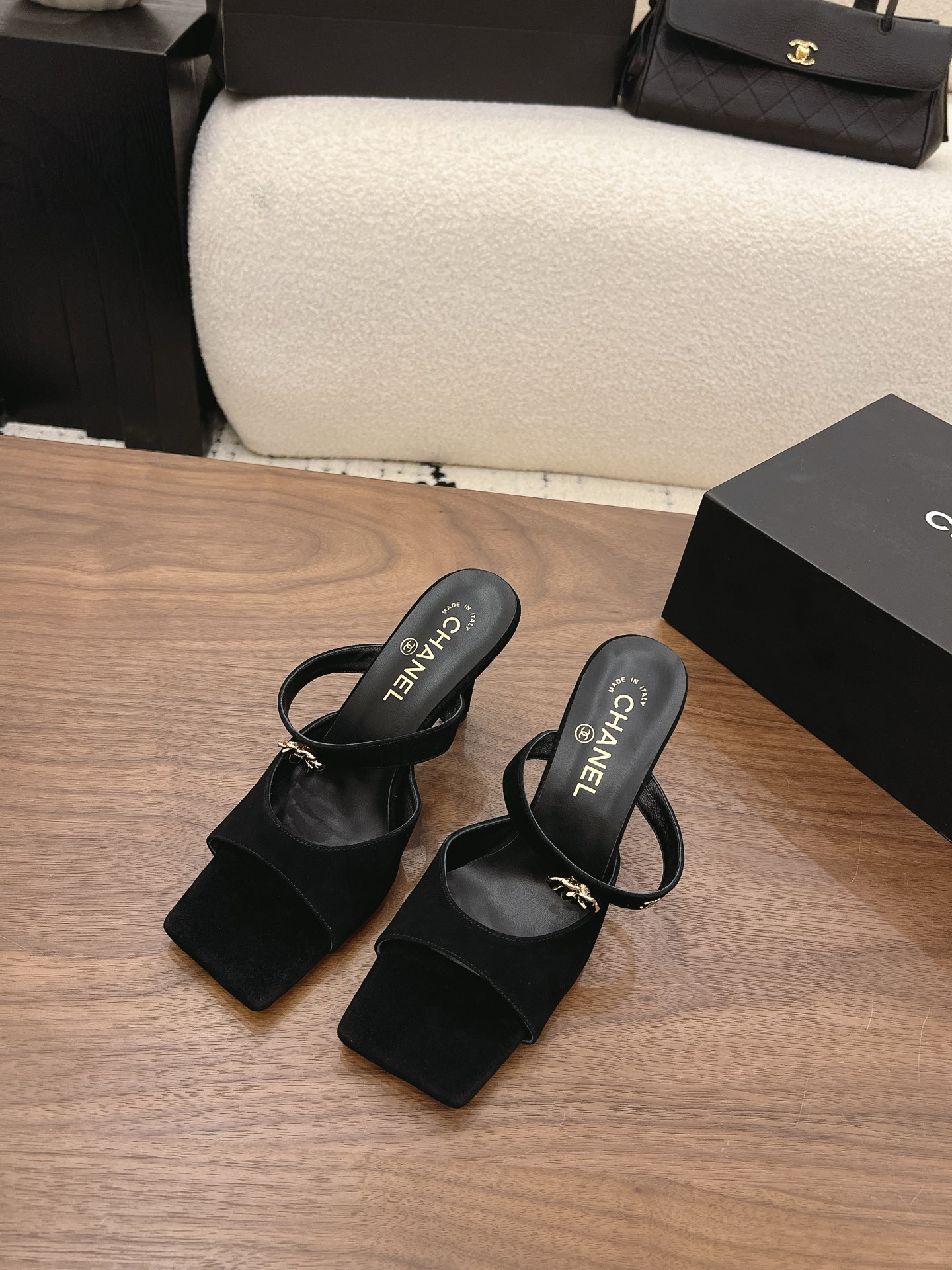 Chan New Square-toe thin-heel high heels