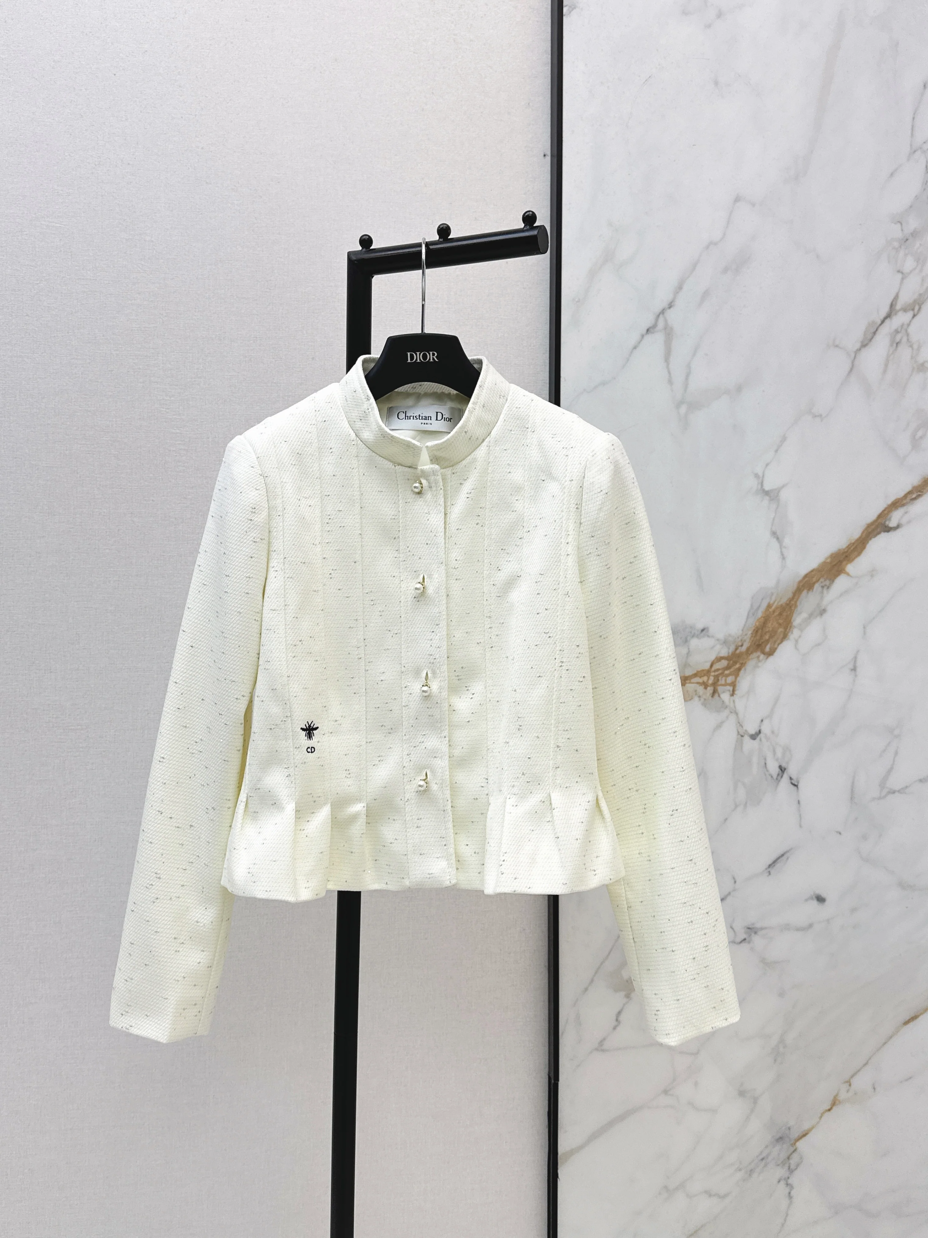 CD NEW bee embroidery jacket