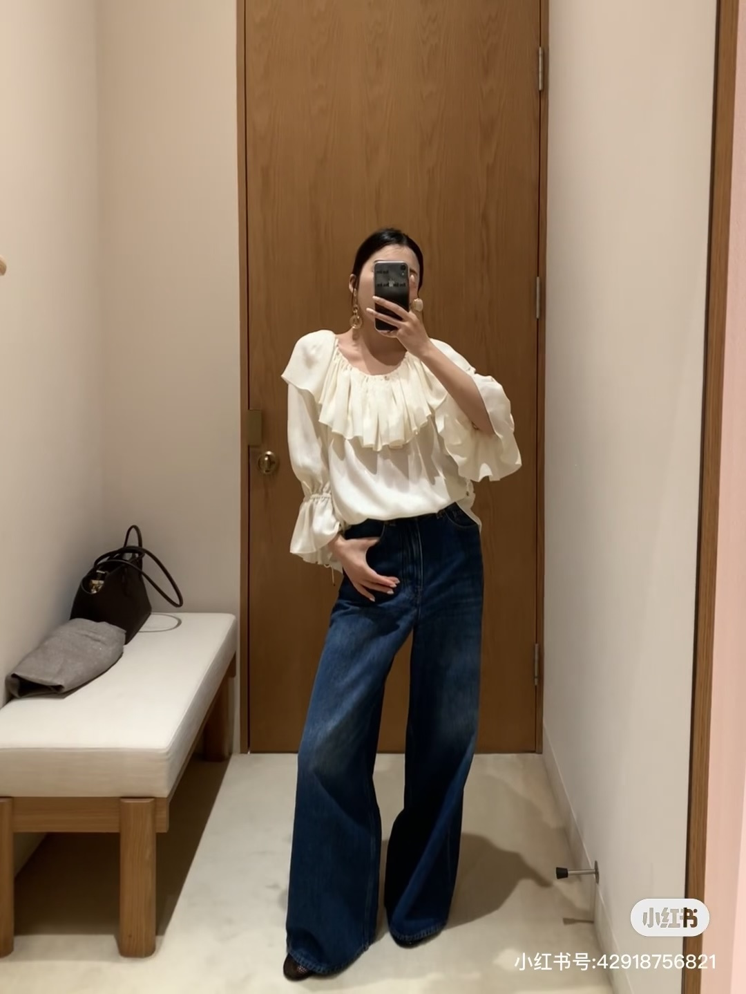 Chol New Off-shoulder ruffle blouse