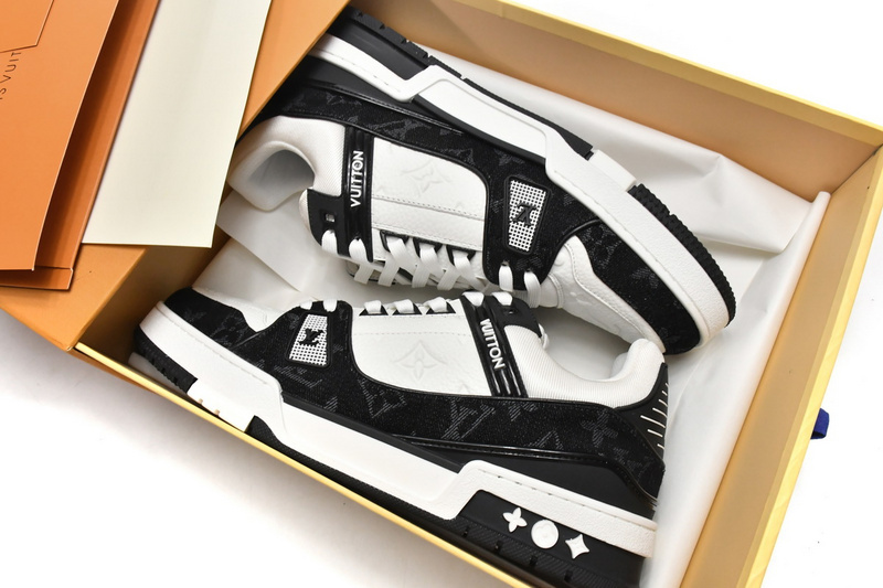 Pkkicks God Batch LOUIS VUITTON Trainer Black And White Cloth Cover VL1202