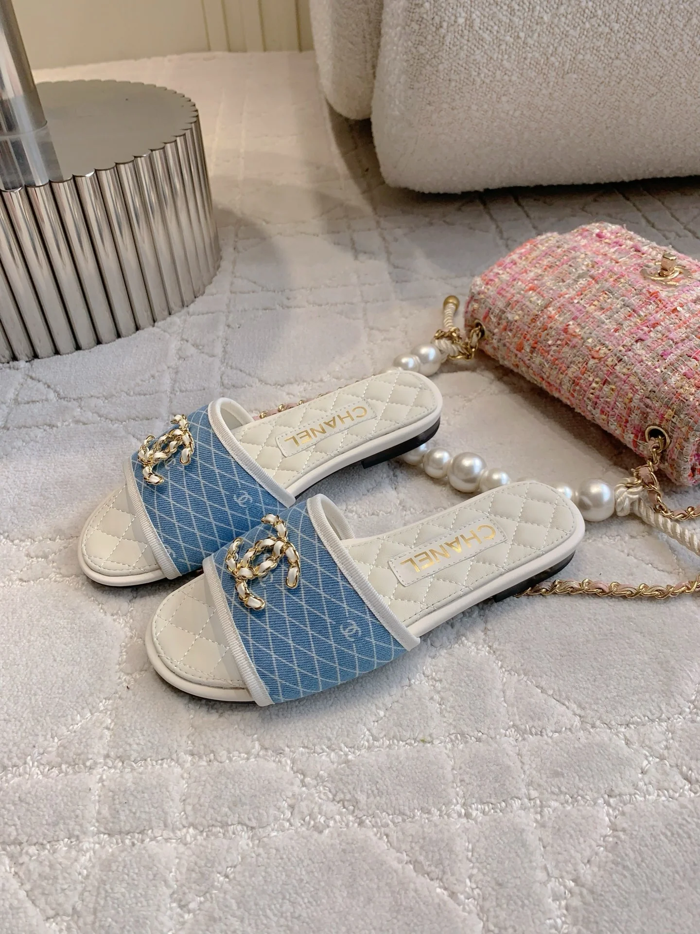 Chan New Flat slippers