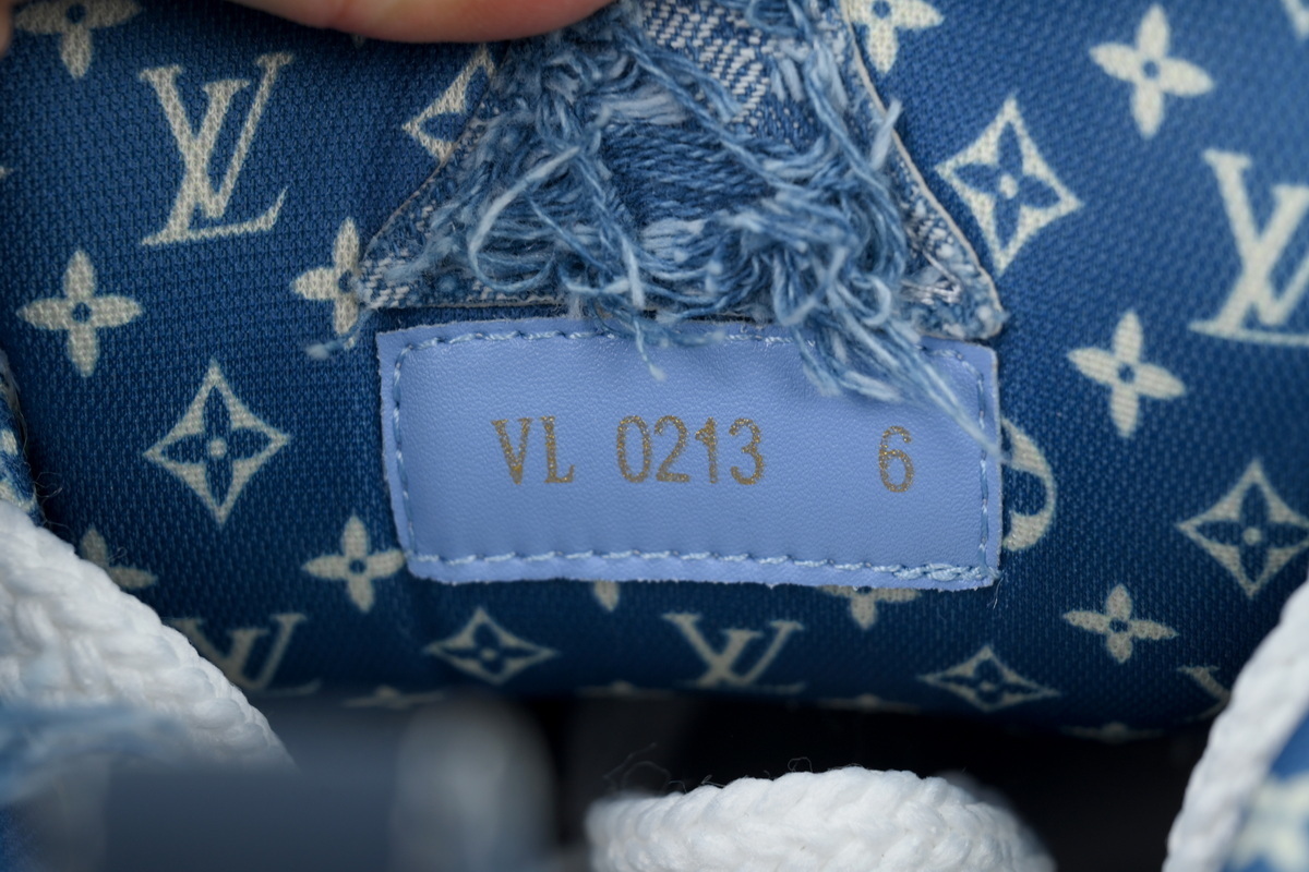 Pkkicks God Batch LOUIS VUITTON Plum Blossom Diamond Blue