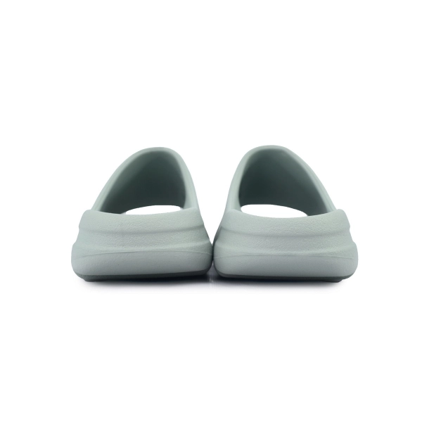 Dope sneakers Adidas Yeezy Iight Grayish Green ID5480