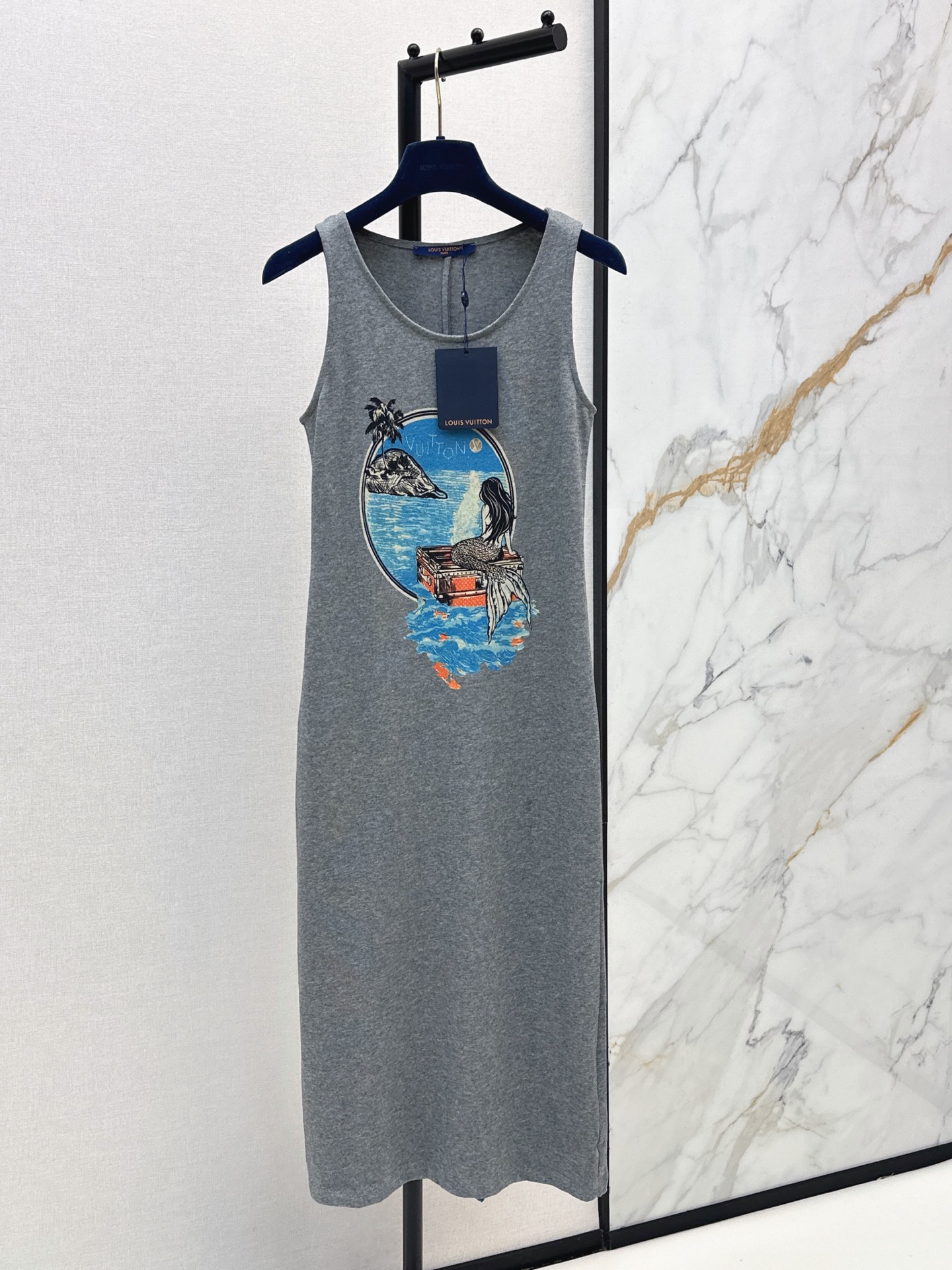 Louis New Sleeveless dress