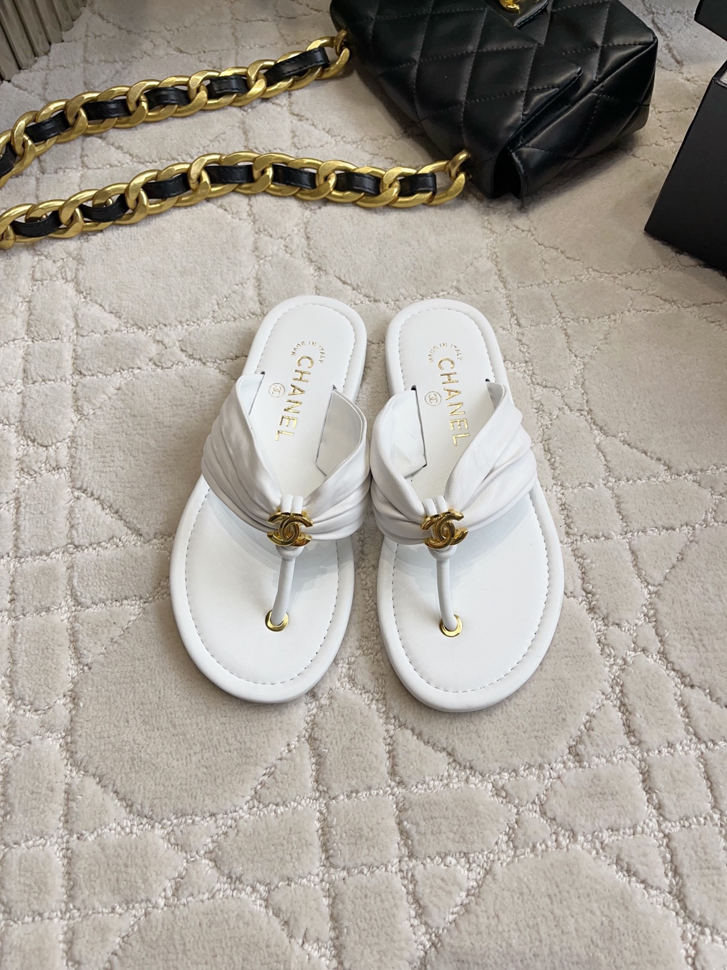 Chan NEW Flat flip-flops