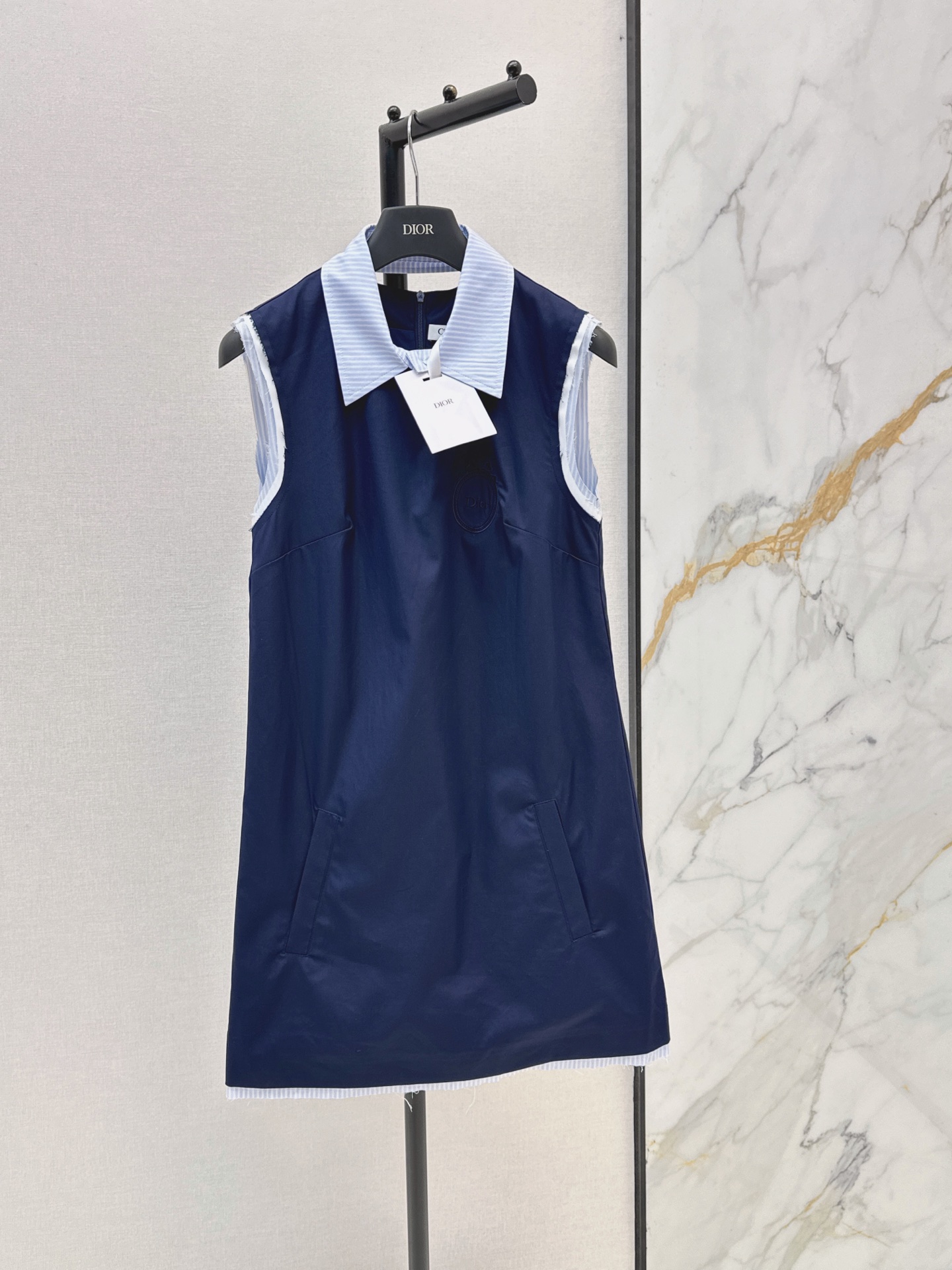 CD New sleeveless dress