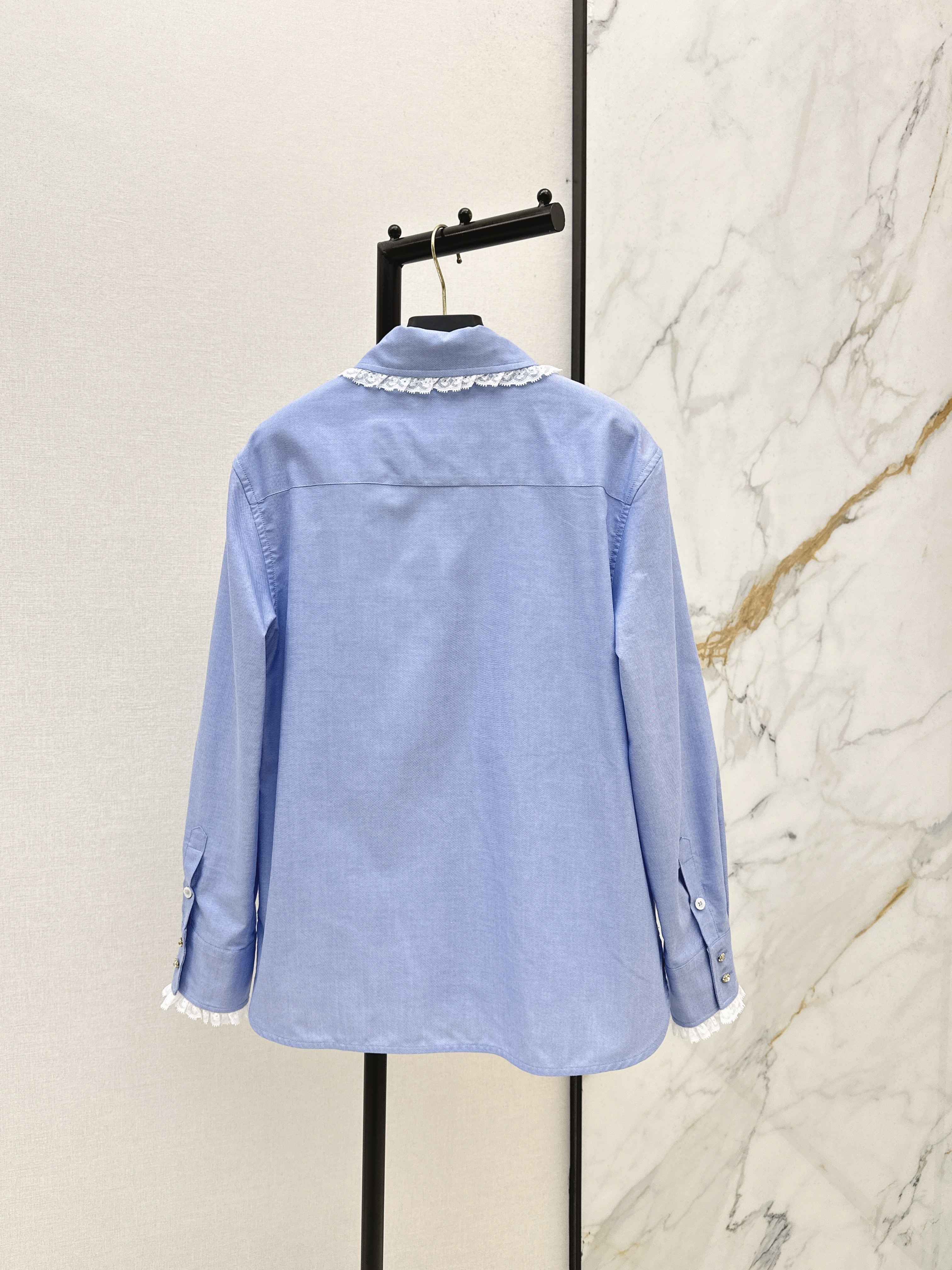 Val New lace contract shirt