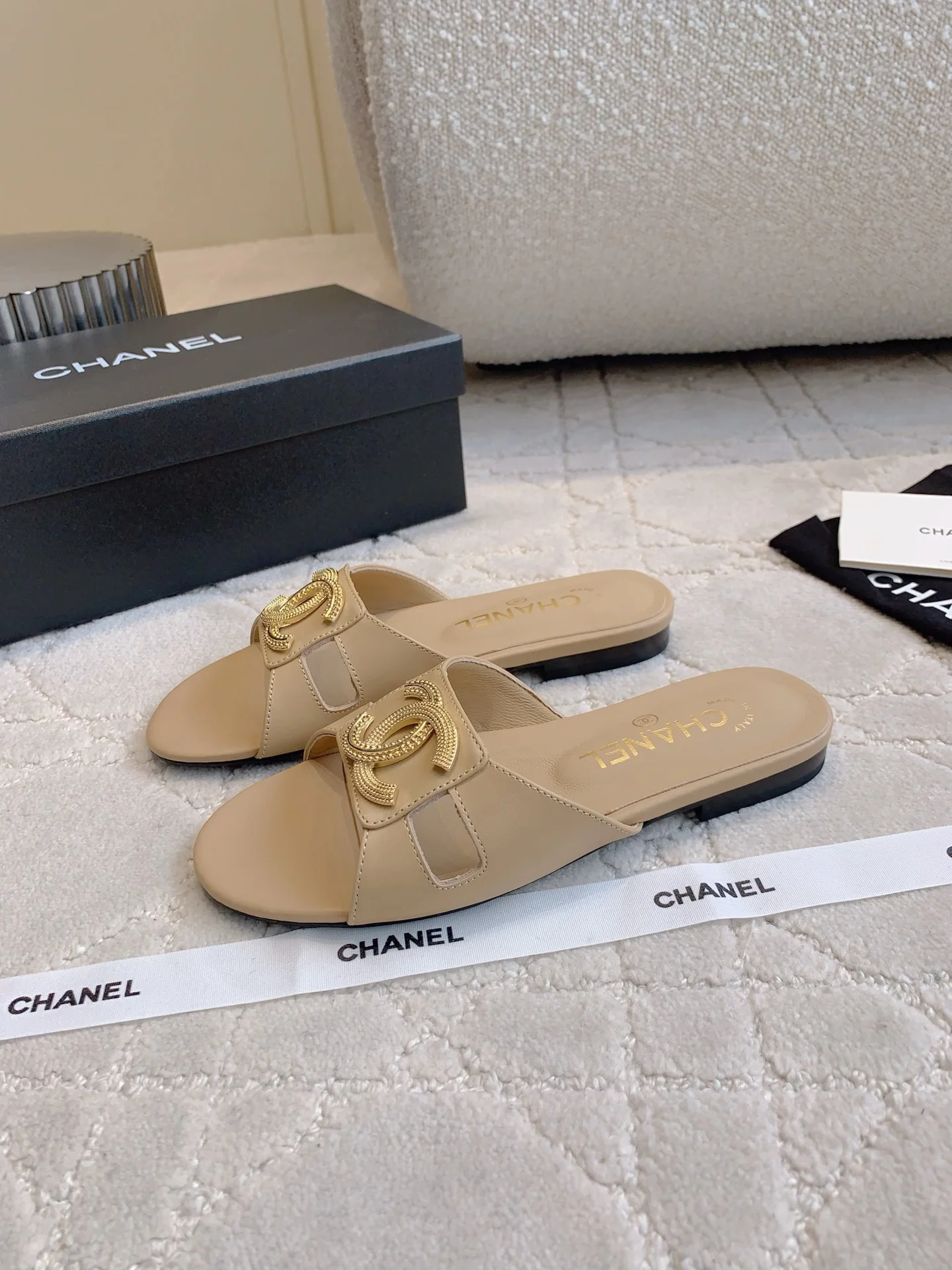 Chan New Flat slippers