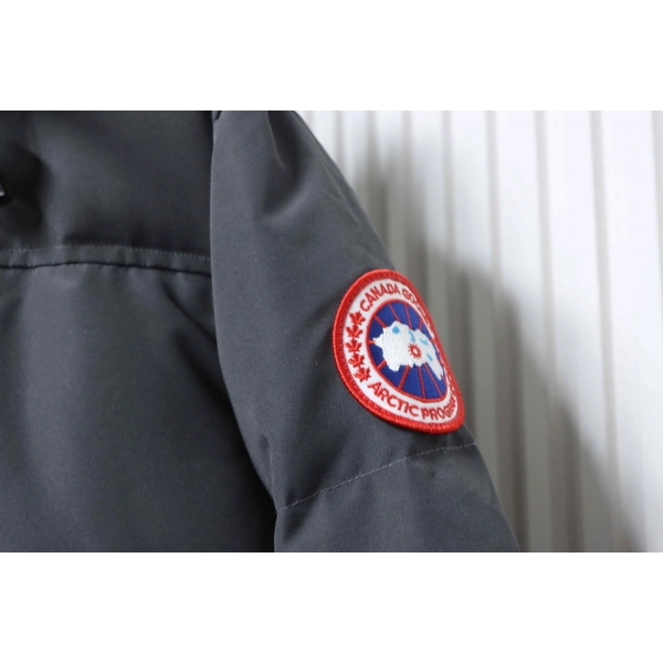 CANADA GOOSE MacMillan Parka 17 Gray   red label