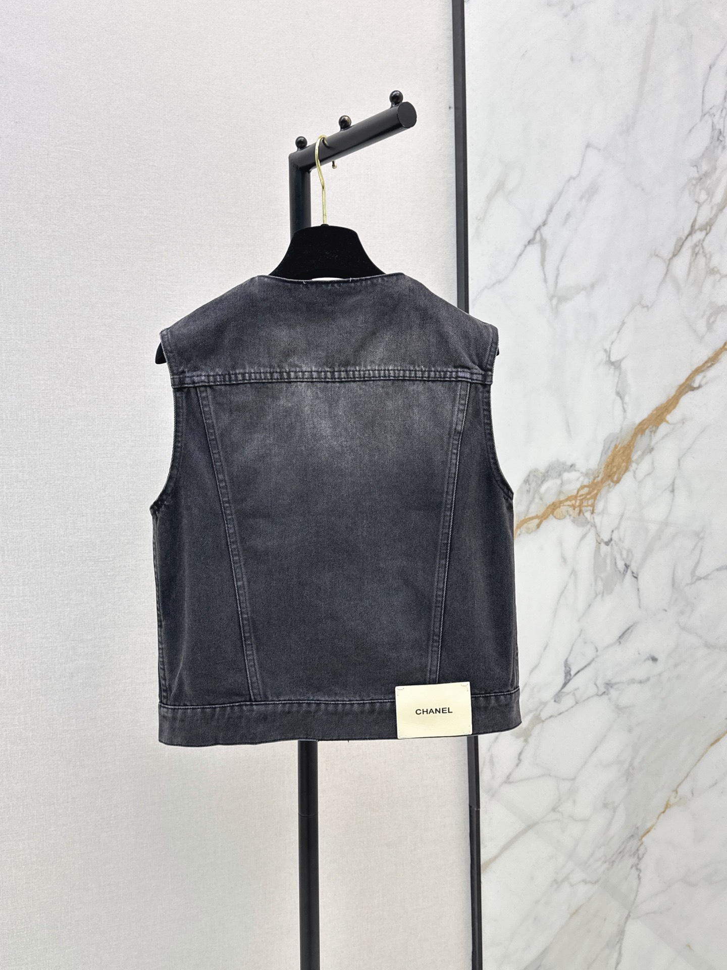 Chan New vest
