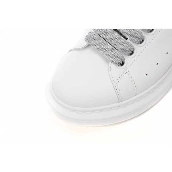 Alexander McQueen Sneaker Loose Drilling