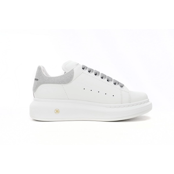 Alexander McQueen Sneaker Loose Drilling