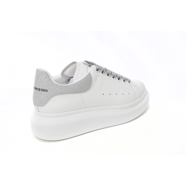 Alexander McQueen Sneaker Loose Drilling