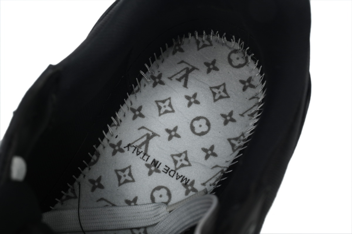 Pkkicks God Batch LOUIS VUITTON Trainer All Black Embossing 1AARER