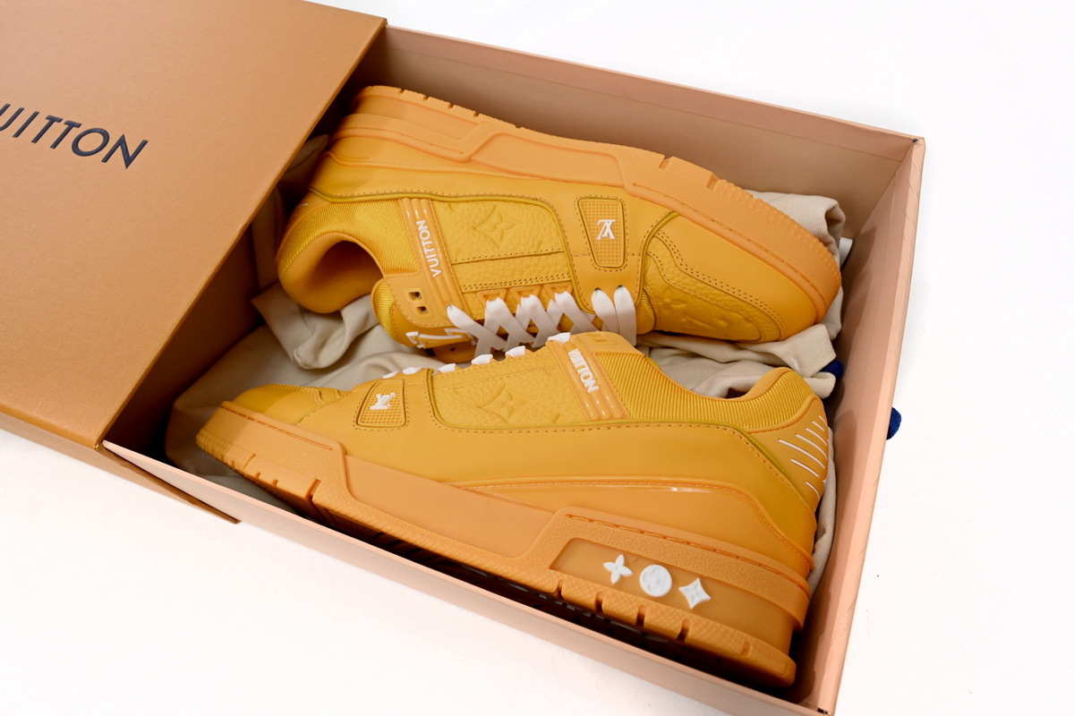 Pkkicks God Batch LOUIS VUITTON Trainer All Yellow Embossing 1AARG0