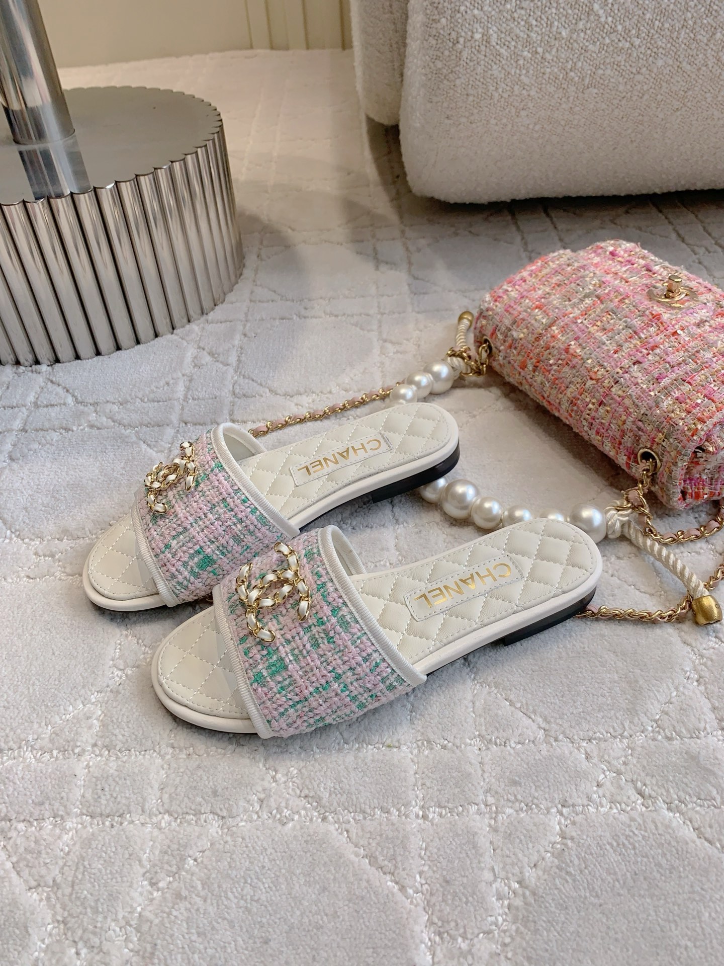 Chan New Flat slippers