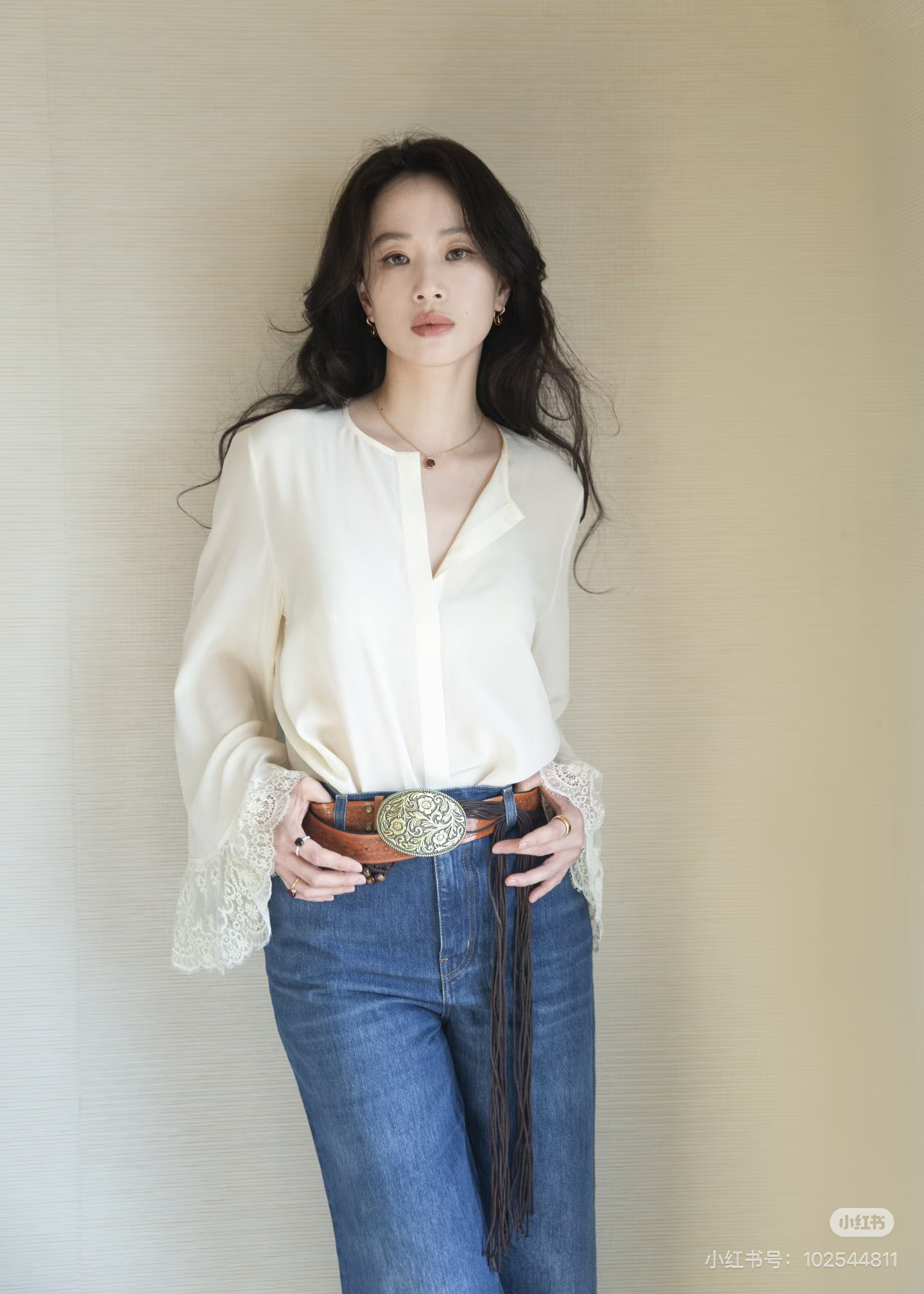Chol New Lace bell sleeve shirt