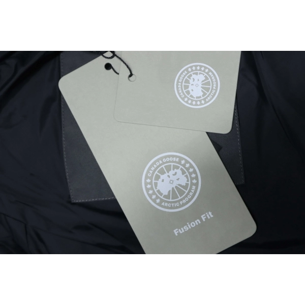 CANADA GOOSE MacMillan Parka 17 Gray   red label