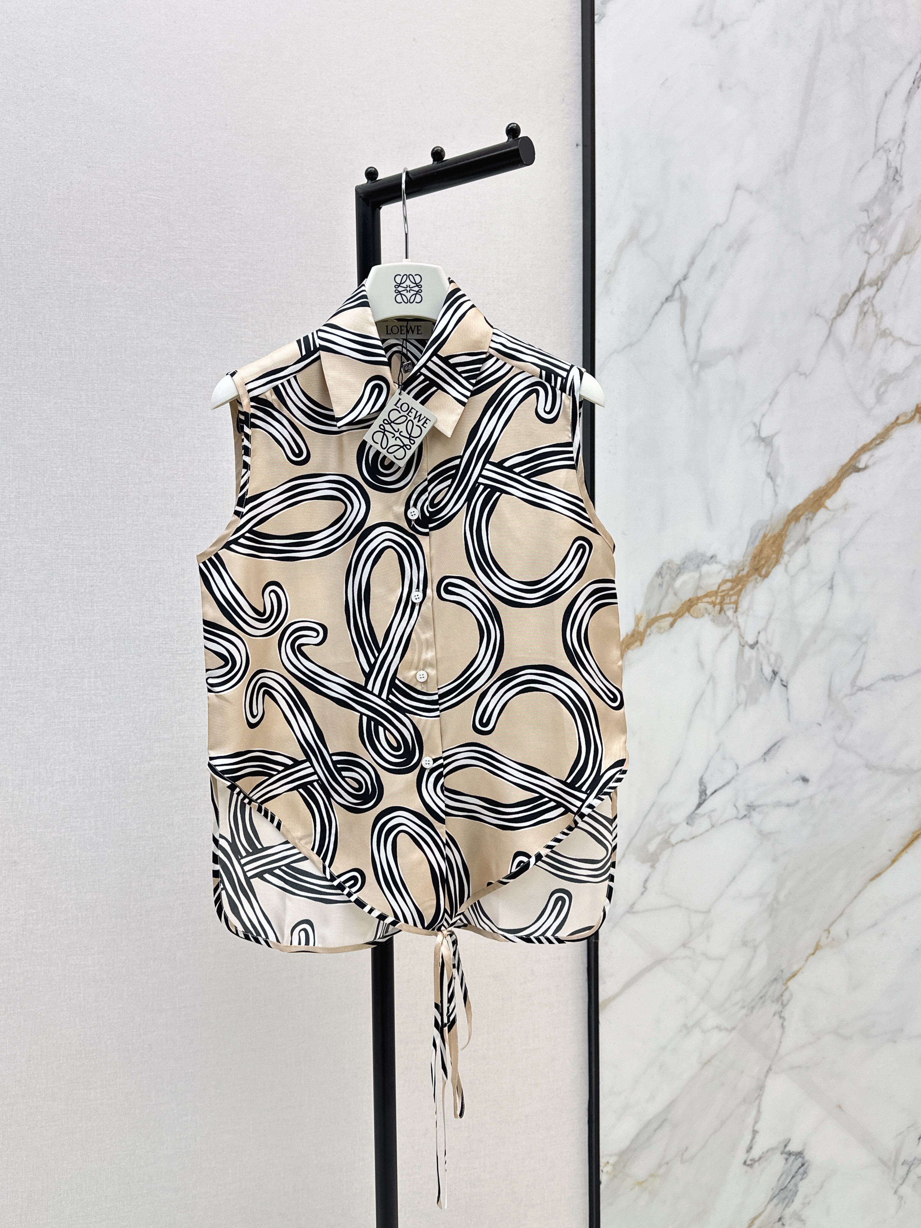 Loe New Printed silk sleeveless shirt