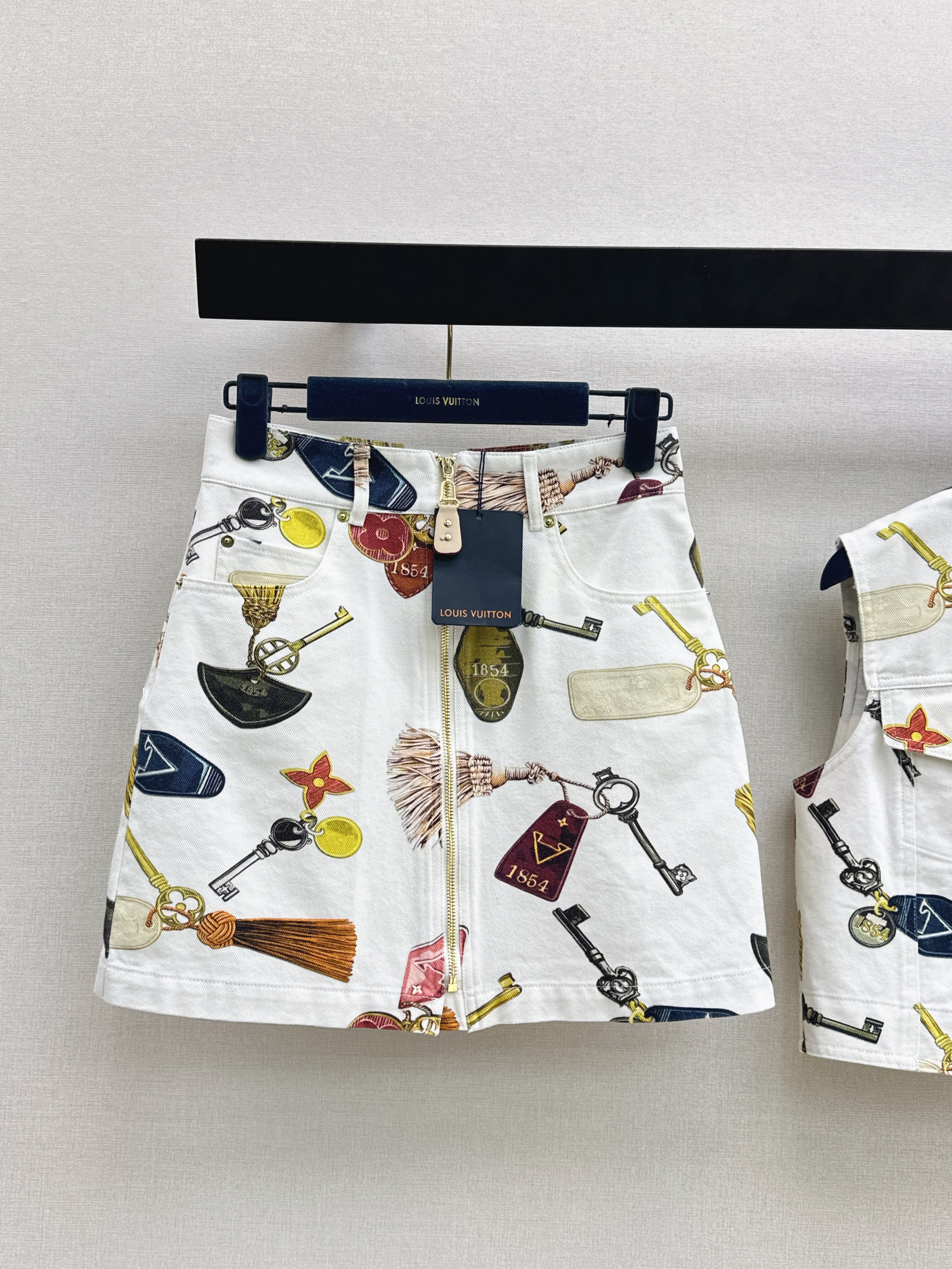 Louis New denim skirt