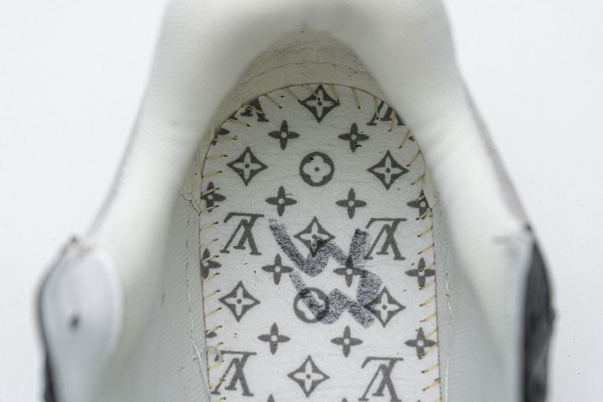 Pkkicks God Batch LOUIS VUITTON 20ss Trainer Black White