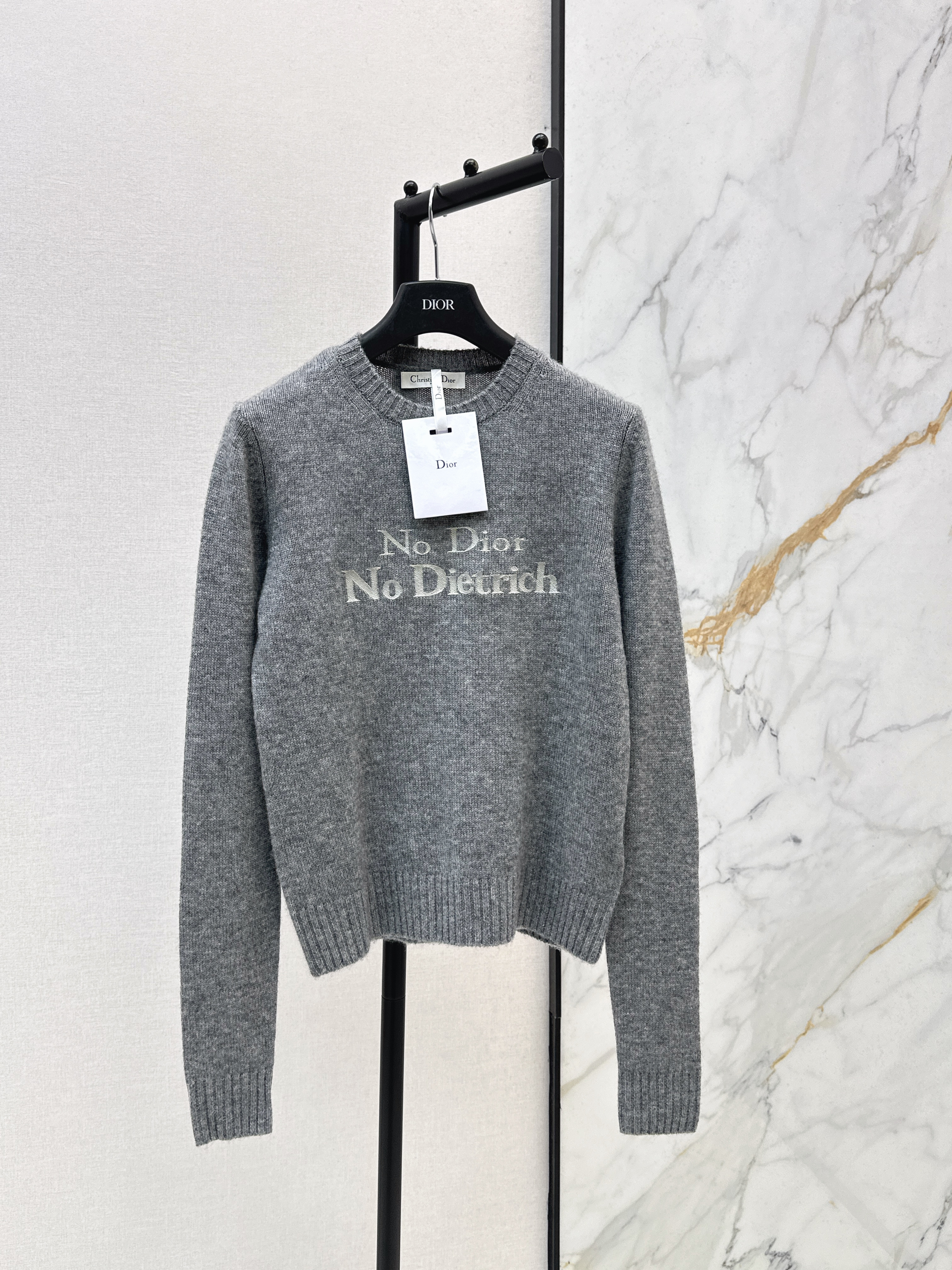 CD New embroidery sweater
